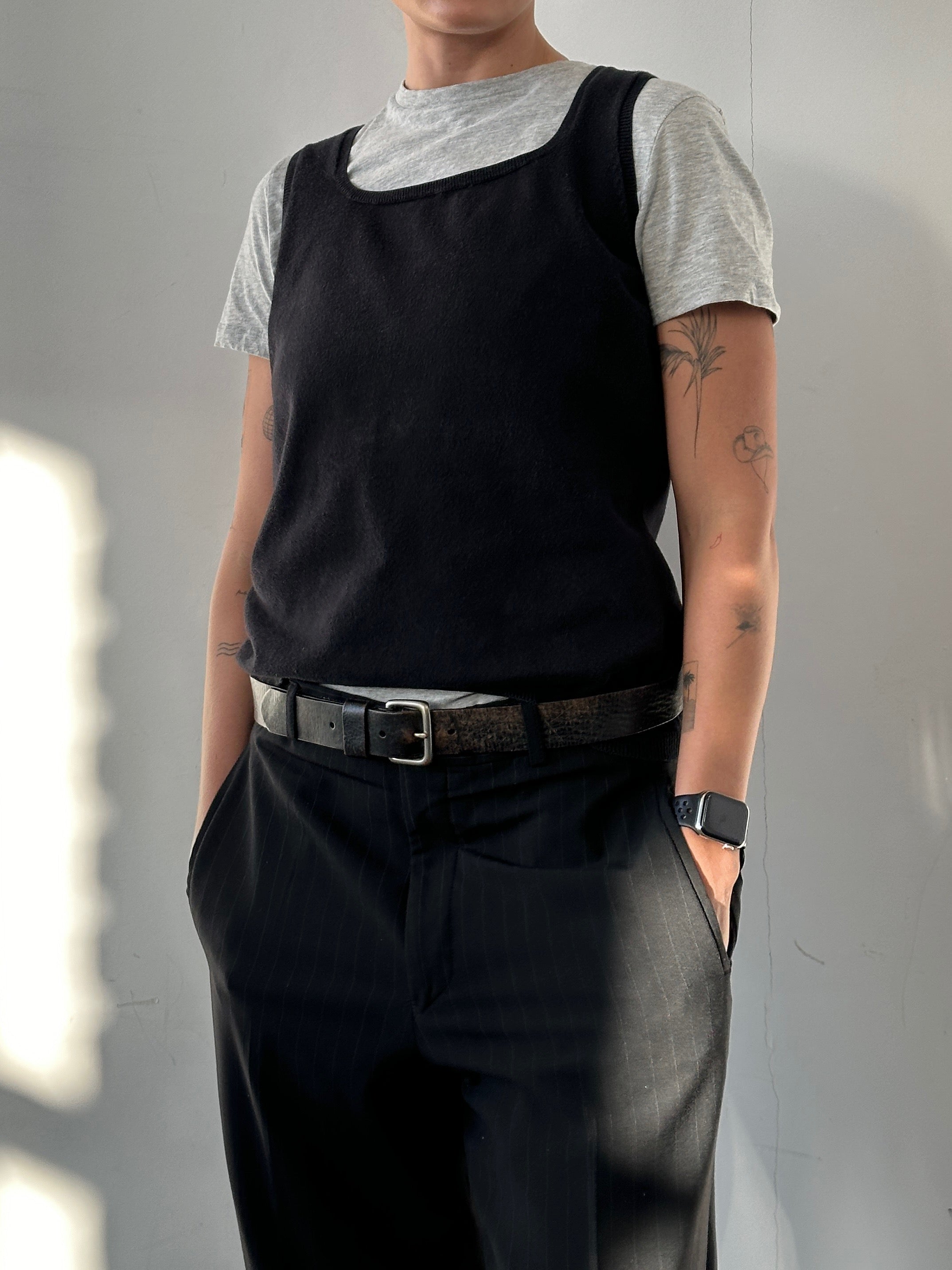 Ralph Lauren square neck cotton knitted vest in size M, featuring a classic design and textured knit fabric.