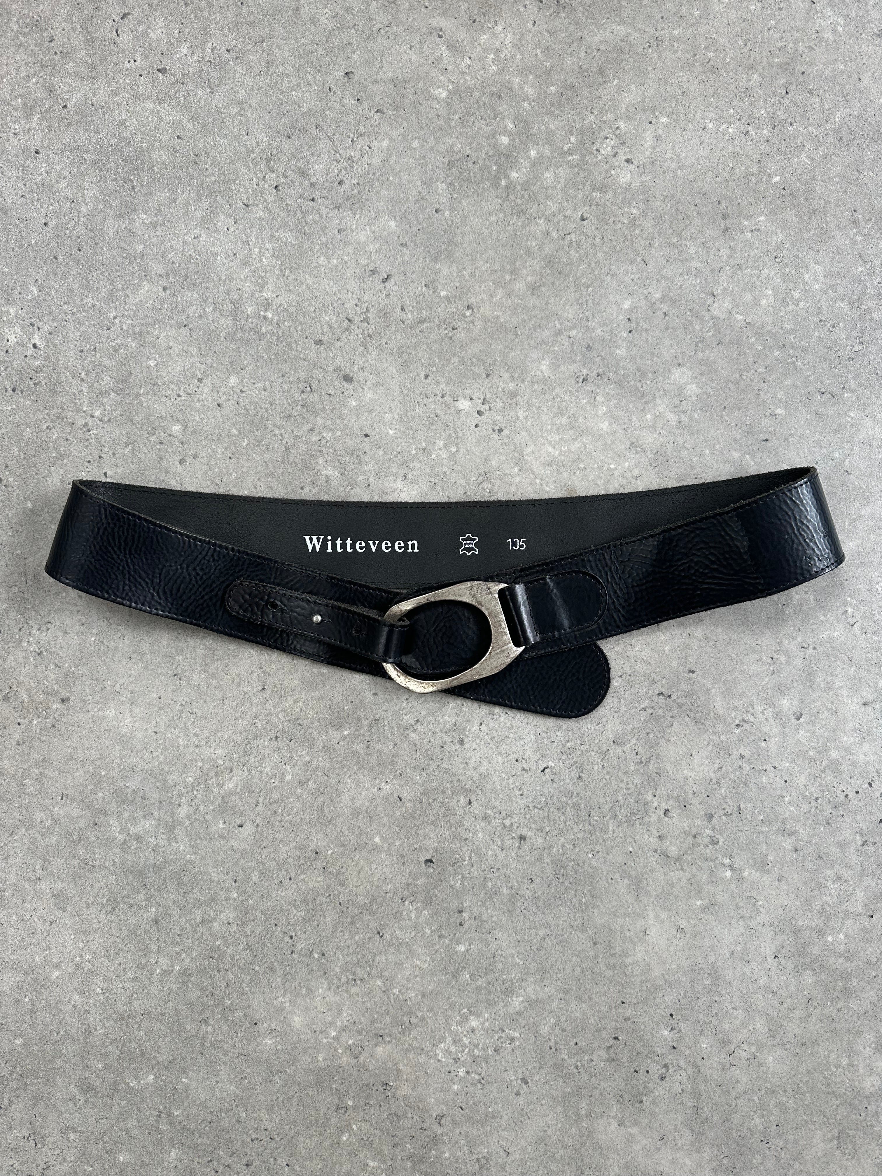 Vintage 1990s sculptural leather chunky belt with bold design, adjustable W36-38, featuring a textured, artisanal finish.