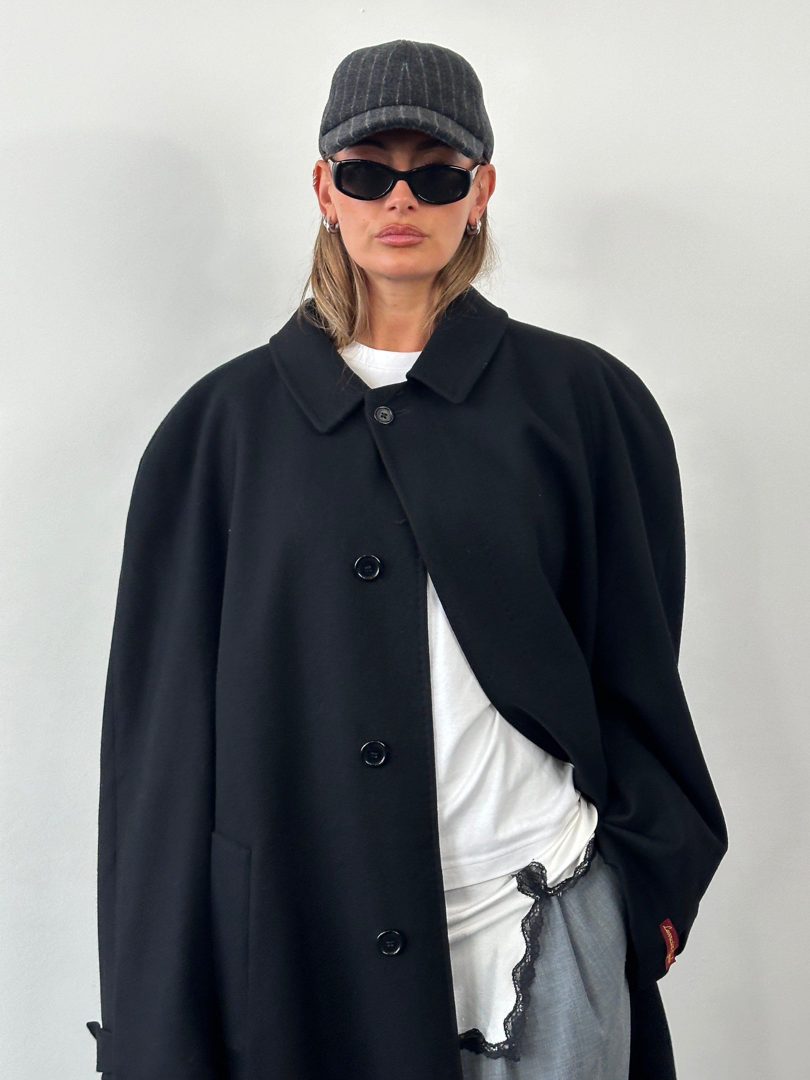 Vintage Italian 1990s wool cashmere coat with concealed placket in XXL, showcasing classic design and rich textured fabric.