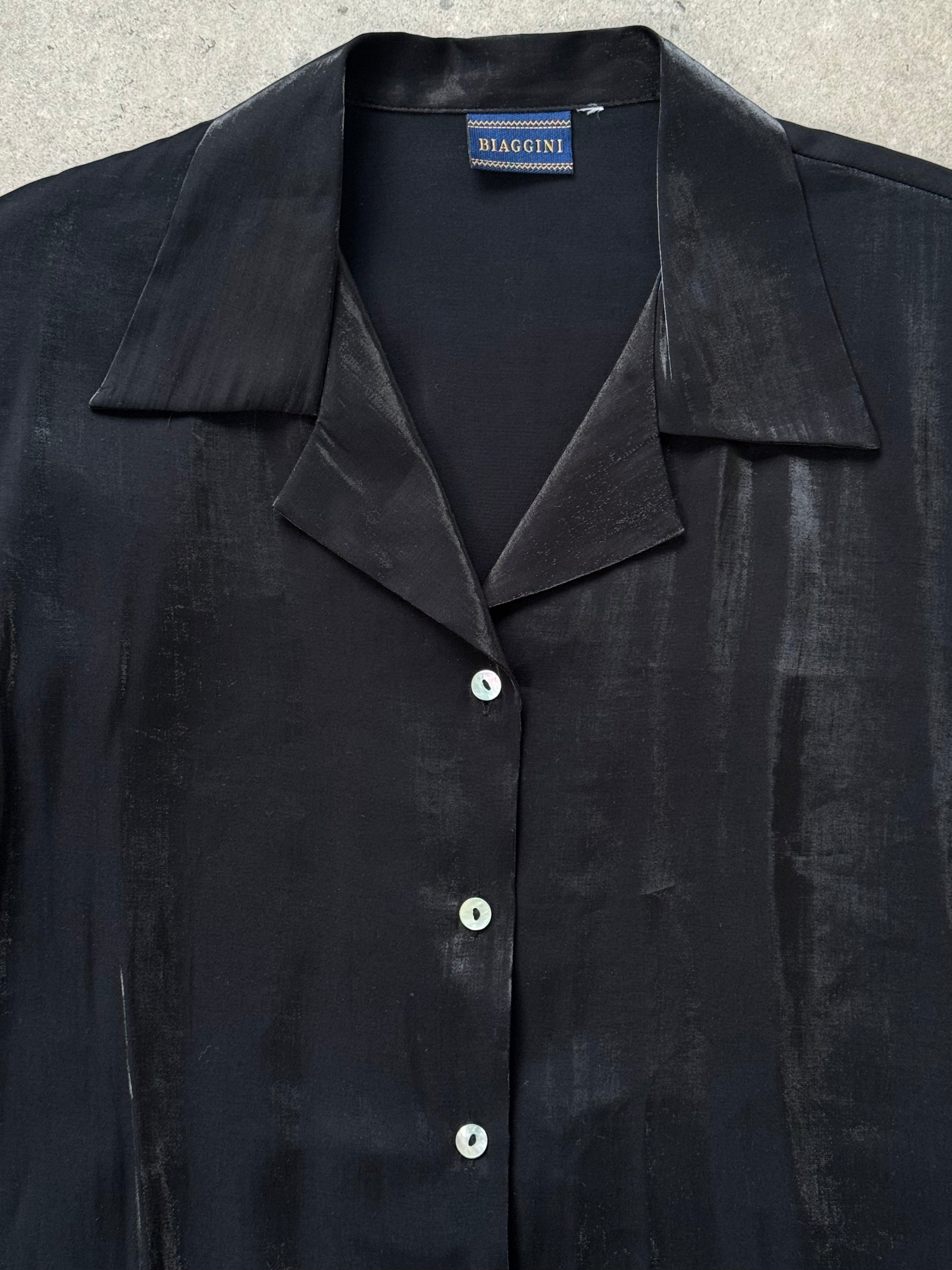 Vintage 1990s men's dress shirt in size M, featuring a classic design and button-front style.