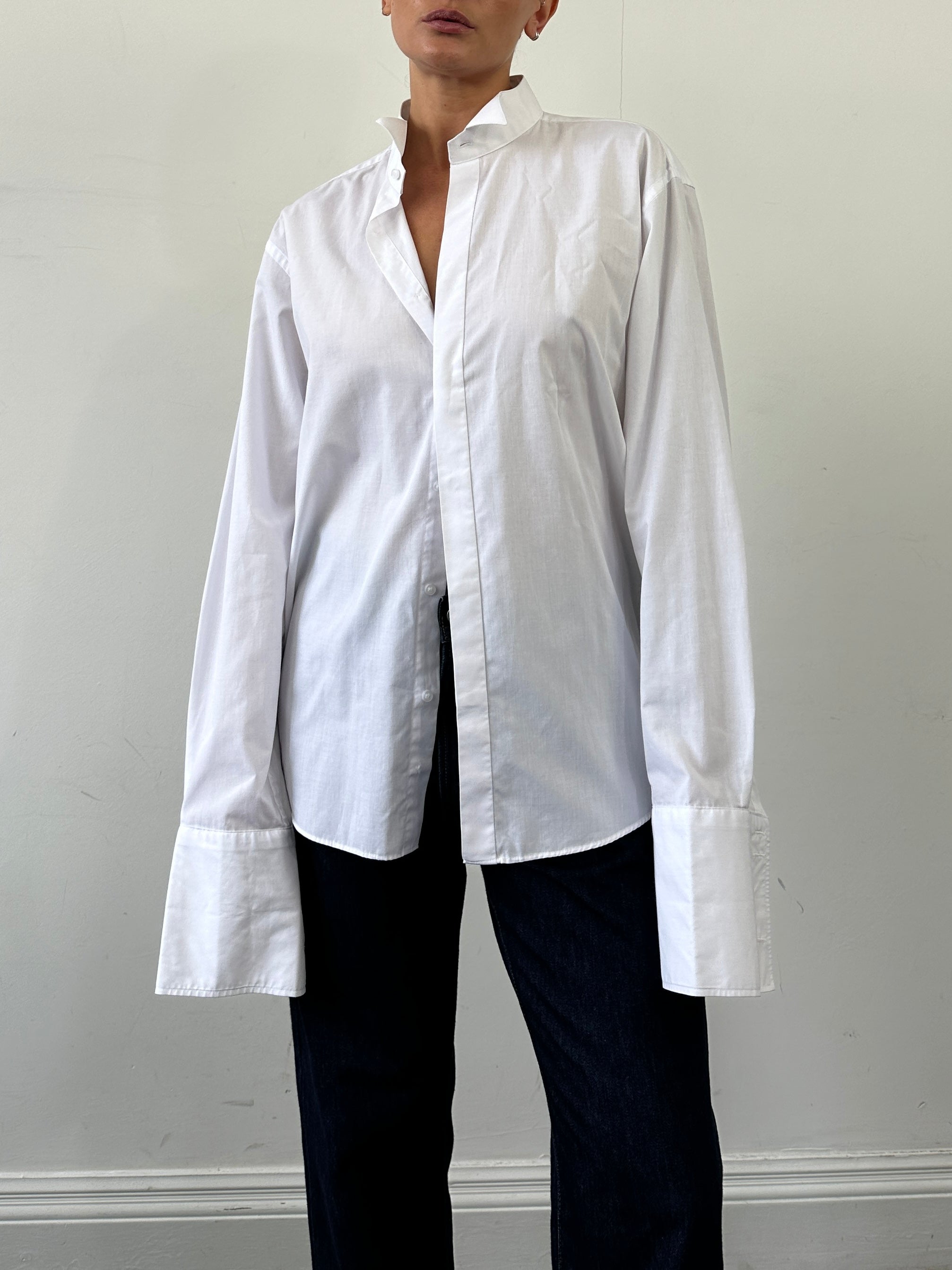 Vintage 2000s wing collar cotton tuxedo dress shirt, L/XL, featuring classic style and elegant design details.