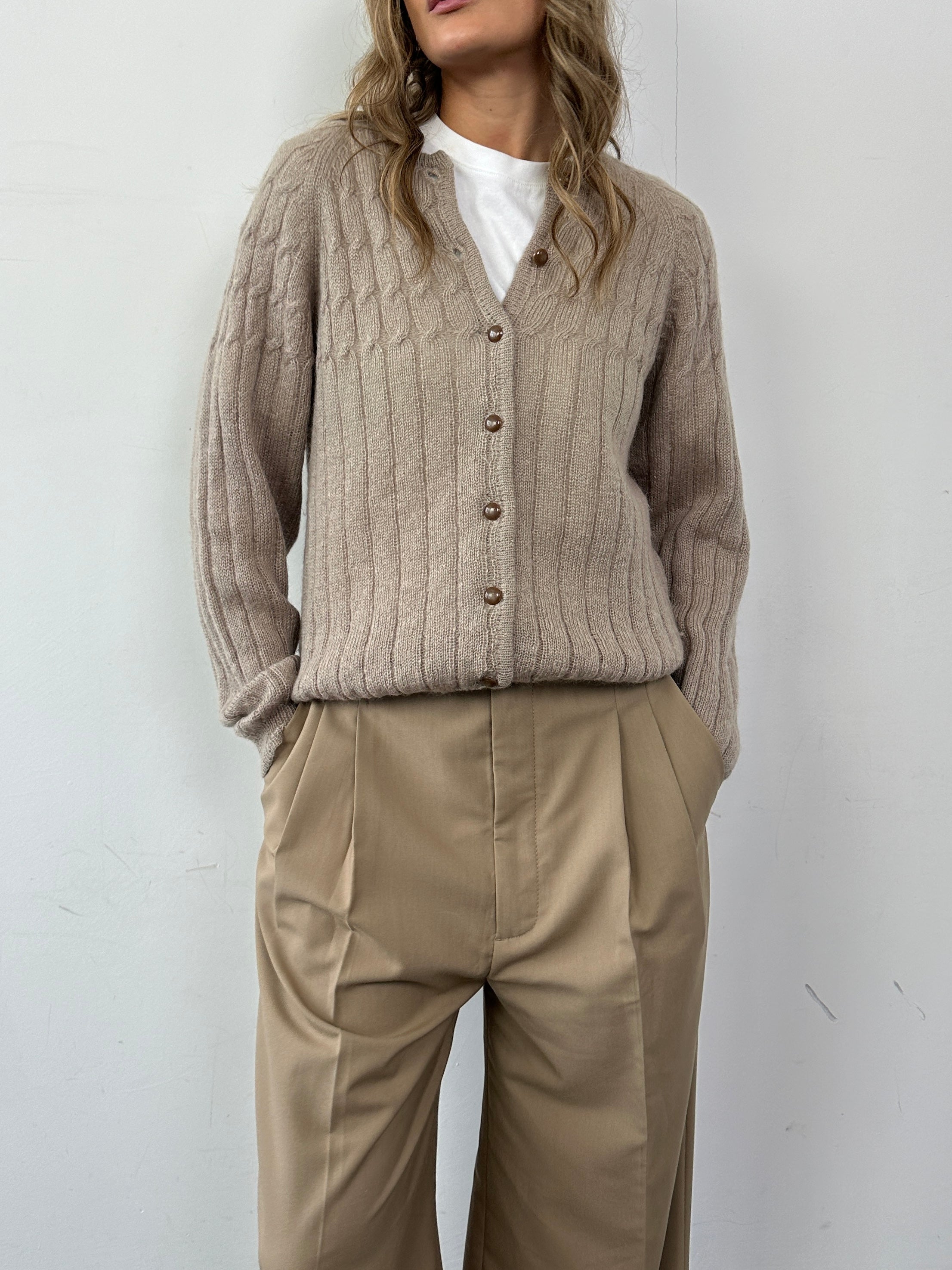 Italian vintage mohair knitted cardigan in size M, featuring a soft, textured knit with a cozy, classic design from the Vintage brand.