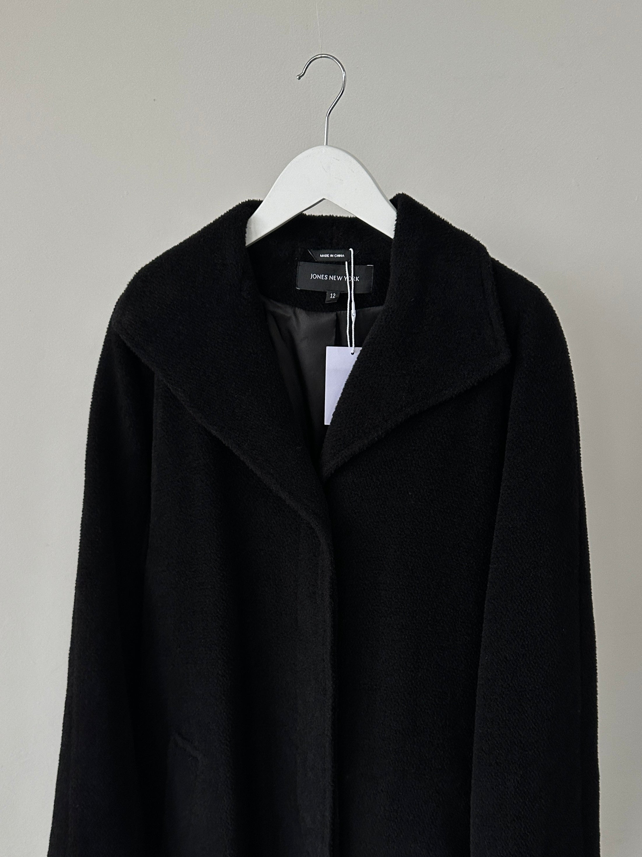 Vintage wool alpaca single-breasted floor-length coat in size M/L, featuring classic design and warm, textured fabric.