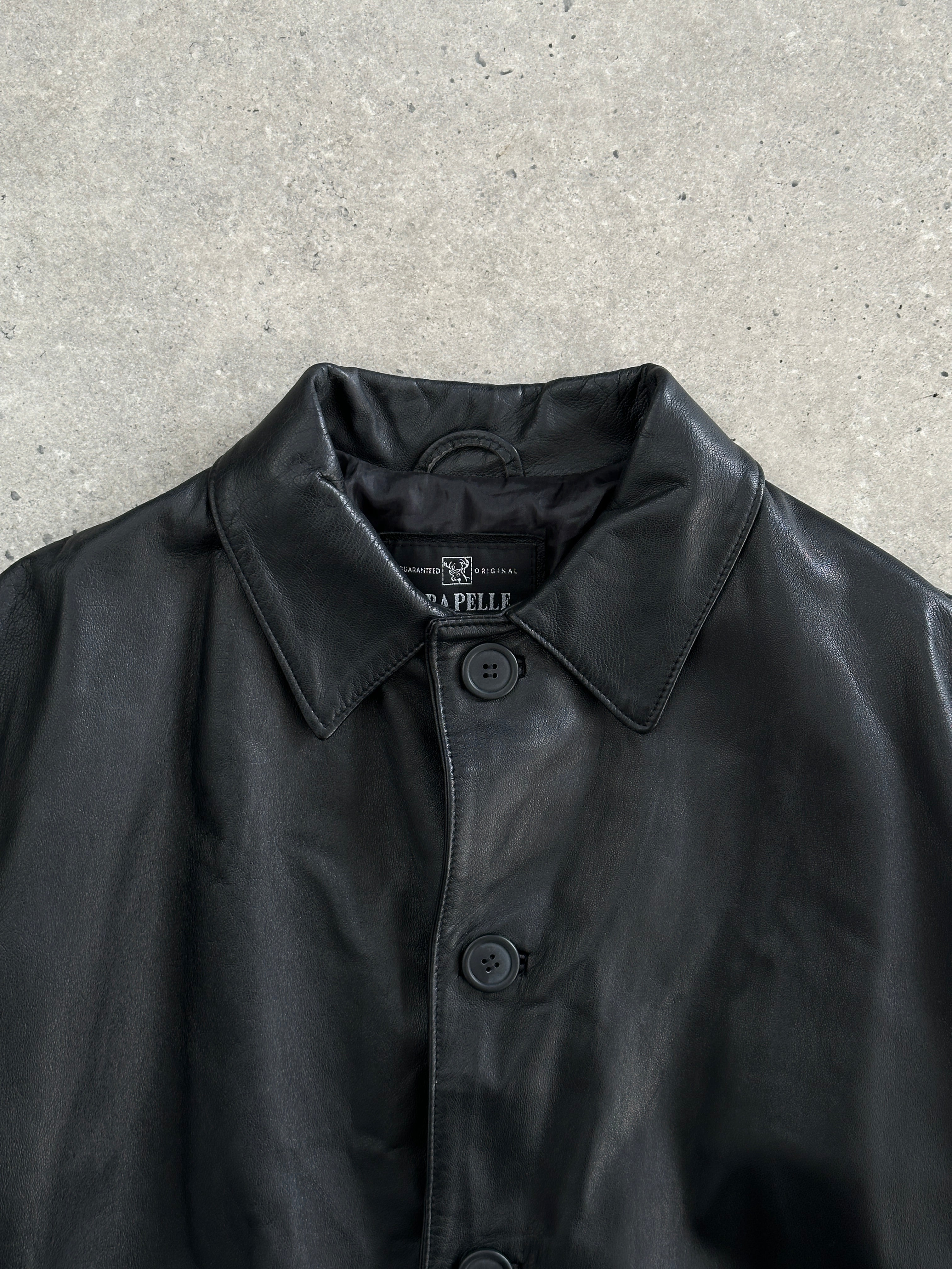 Vintage Italian vintage smooth leather jacket in size L, featuring classic design and high-quality craftsmanship.