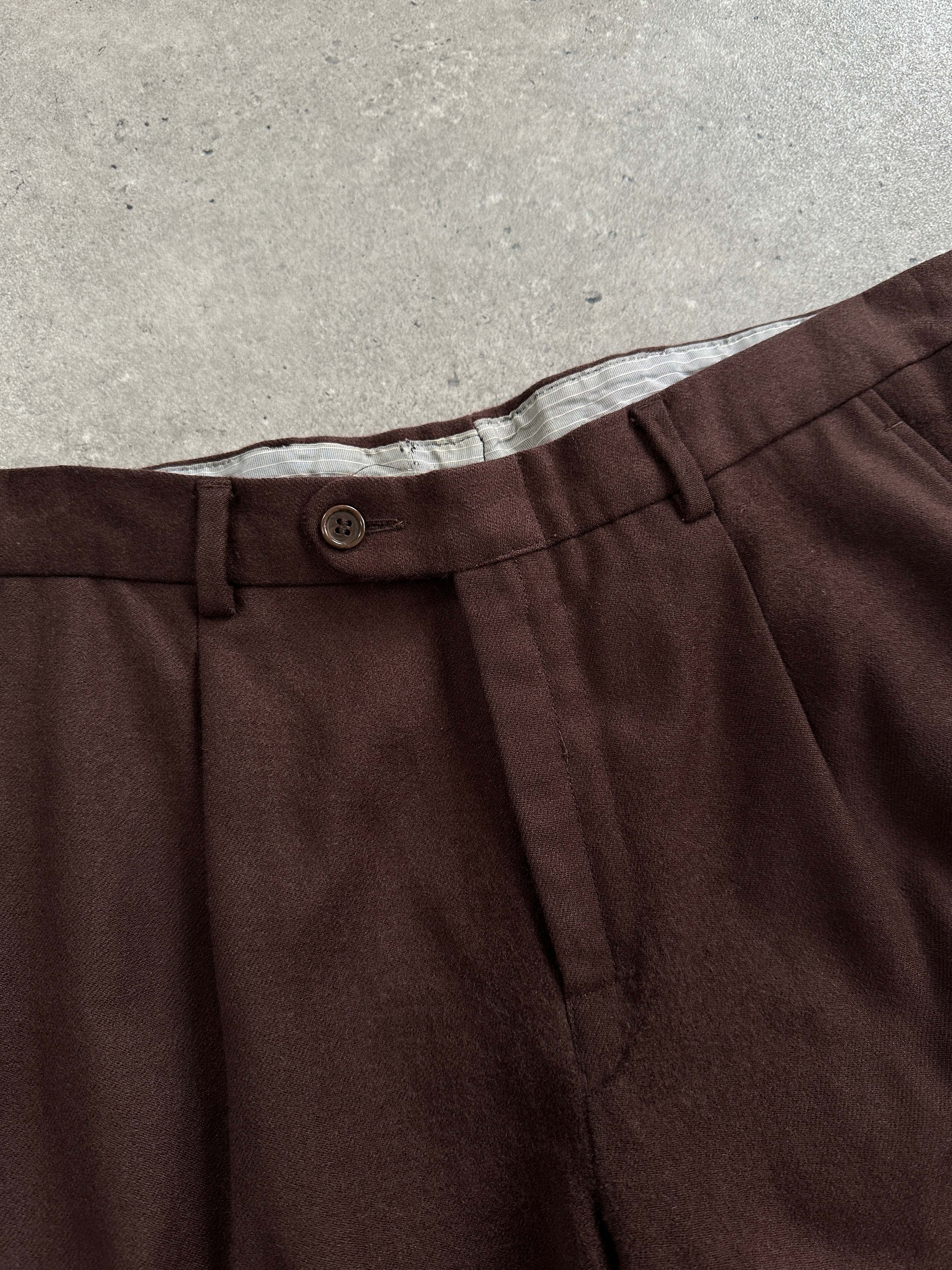 Italian vintage brushed wool straight leg trousers in size W32, featuring classic design and neutral color.
