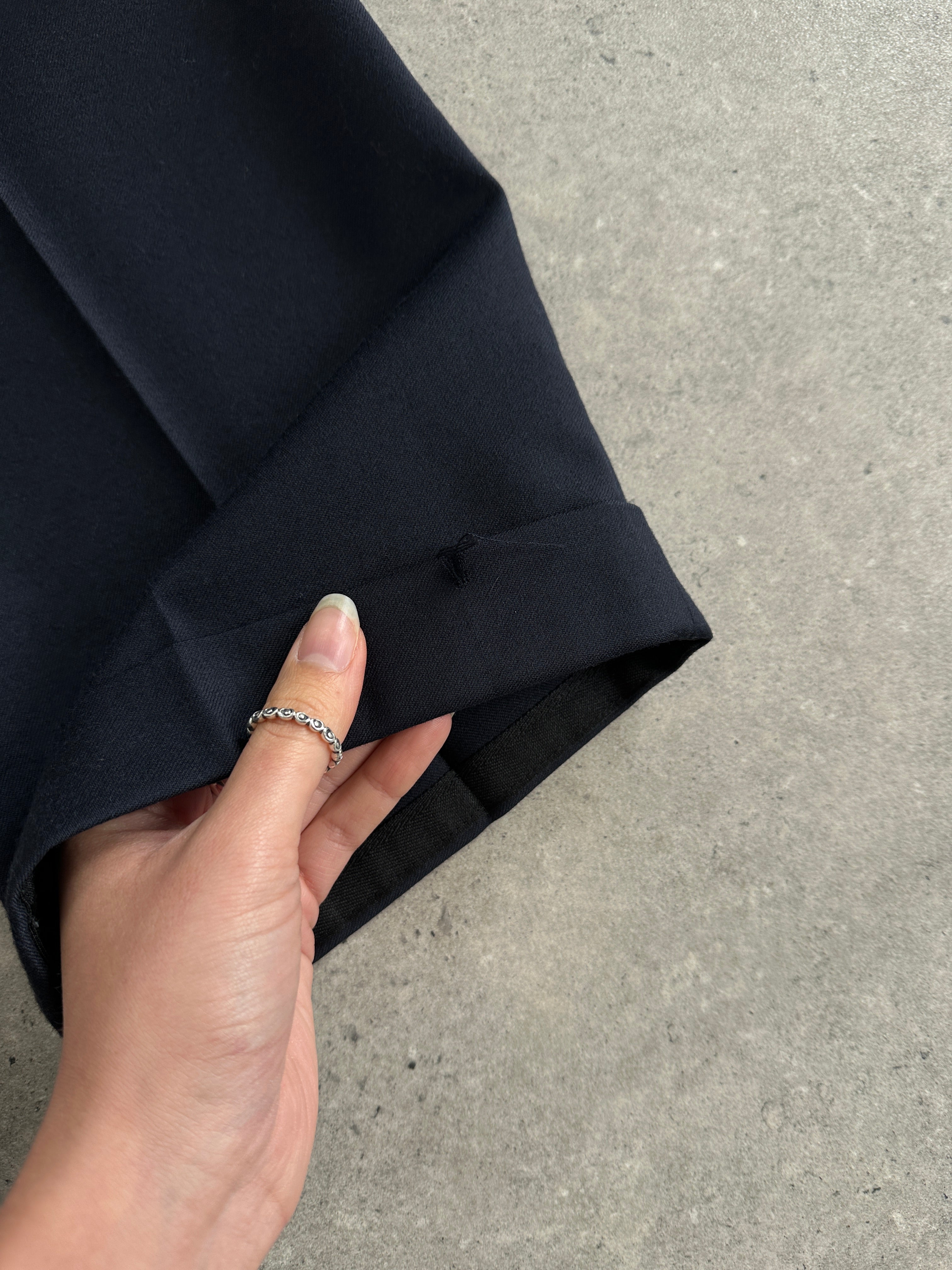 Vintage pure wool straight leg tailored trousers in size W32, featuring classic design and high-quality craftsmanship.
