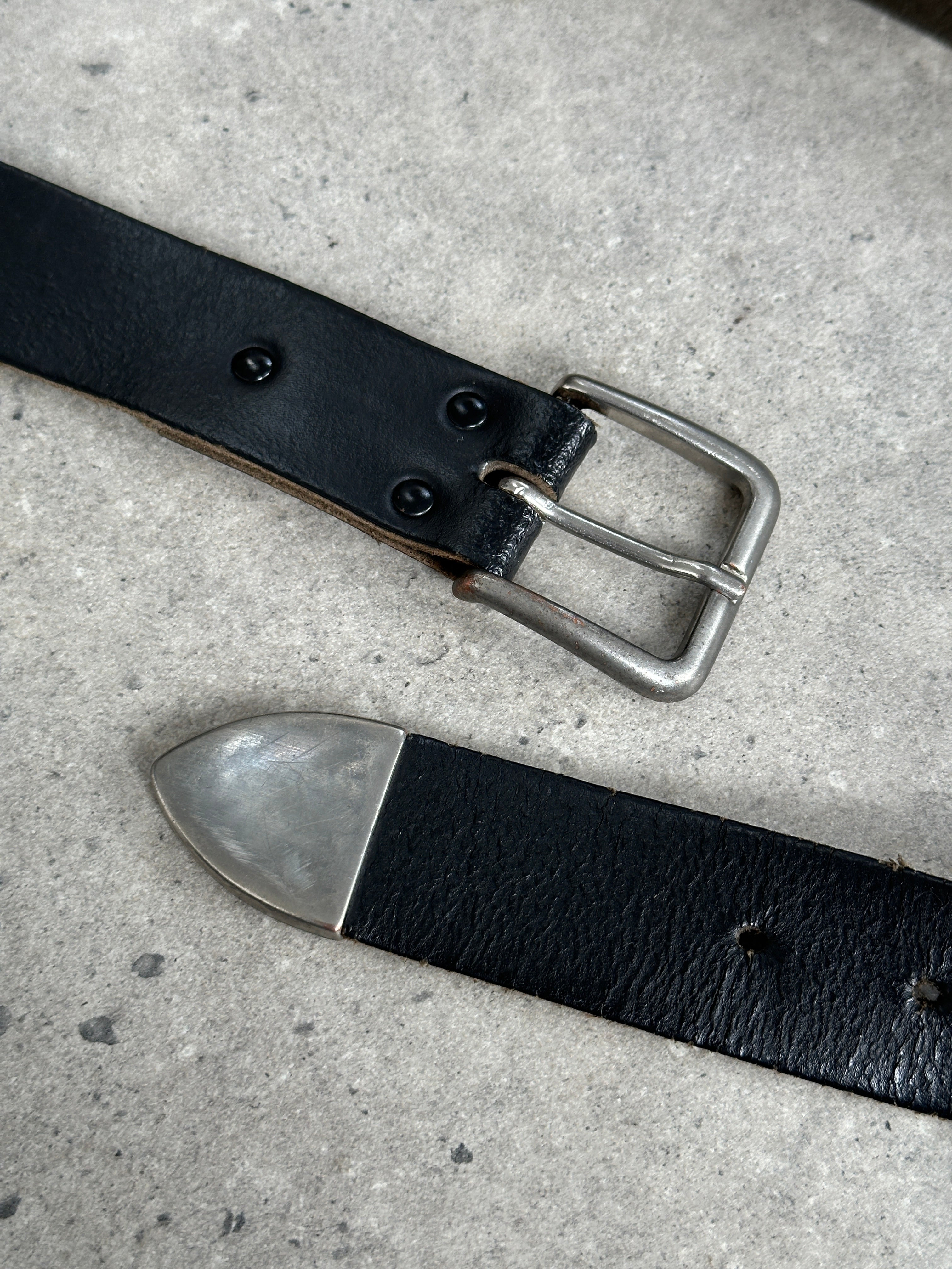 Vintage Chrome Leather Belt in W32-36 size, stylish men's accessory with a classic design and durable leather strap.