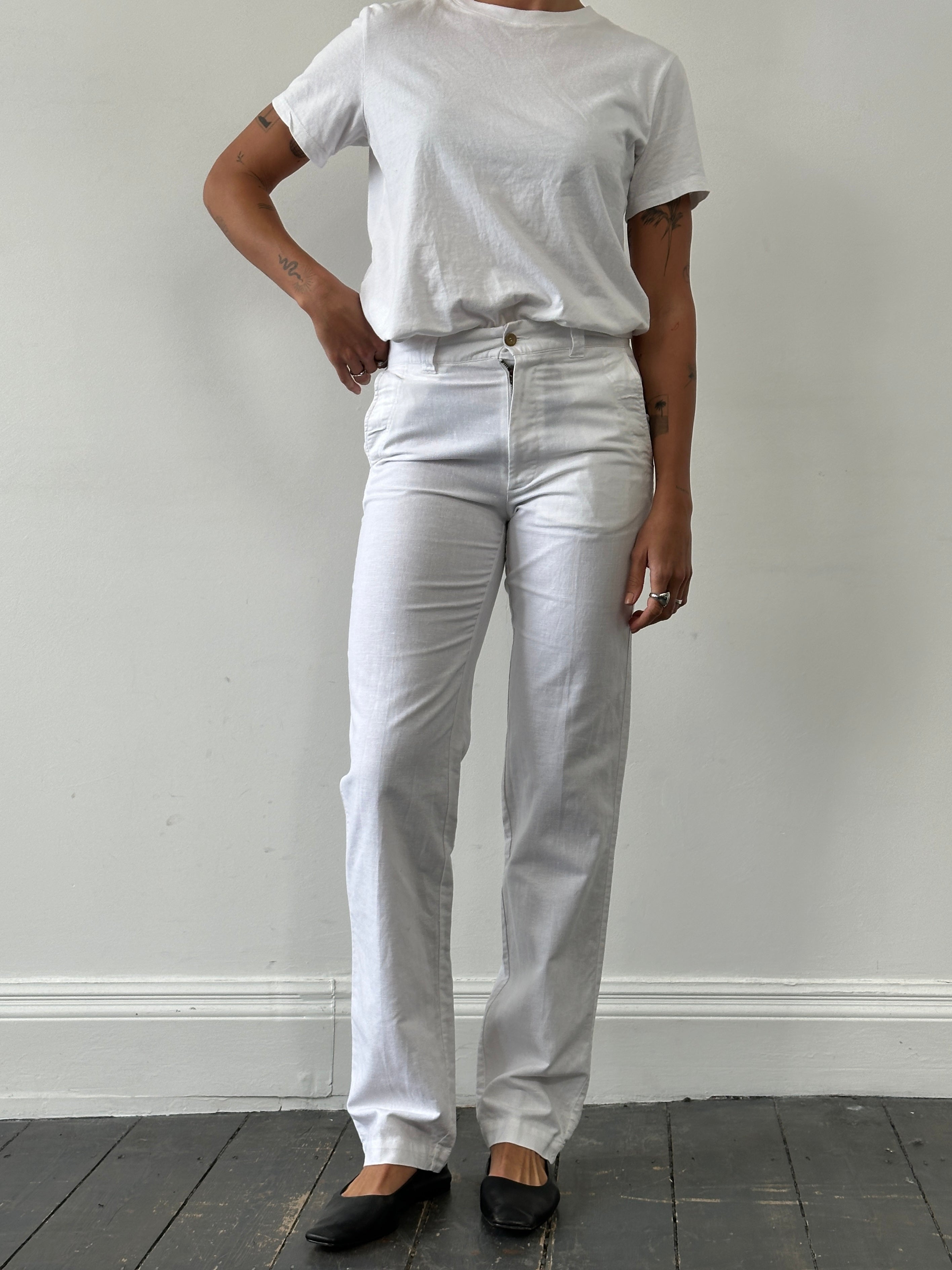 Marlboro Classics linen cotton straight-leg high-waisted trousers in W28, shown in natural fabric with a tailored fit.