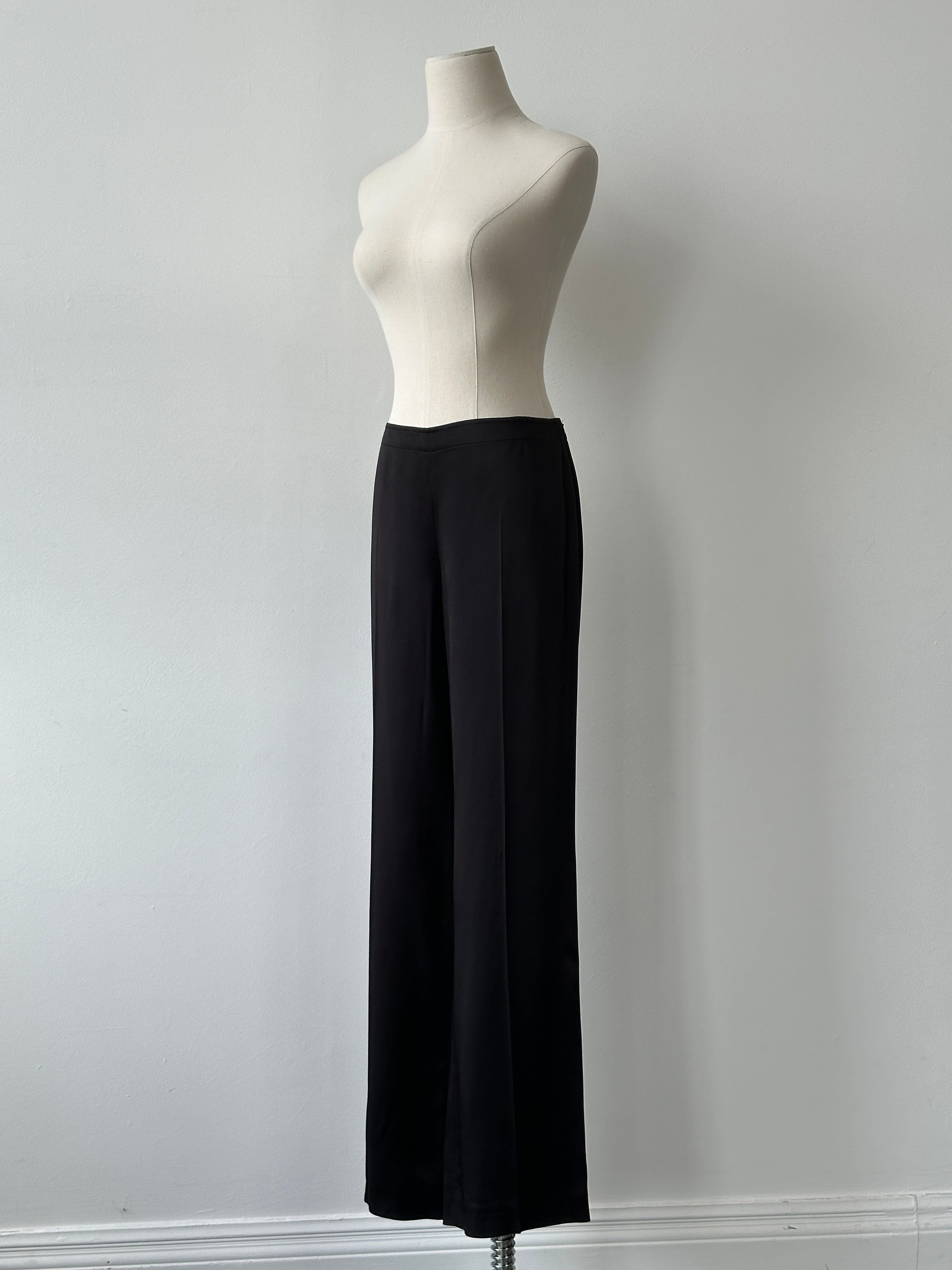 Marella 2000s loose straight leg trousers in W30, beige fabric, shown laid flat with front view and relaxed fit.
