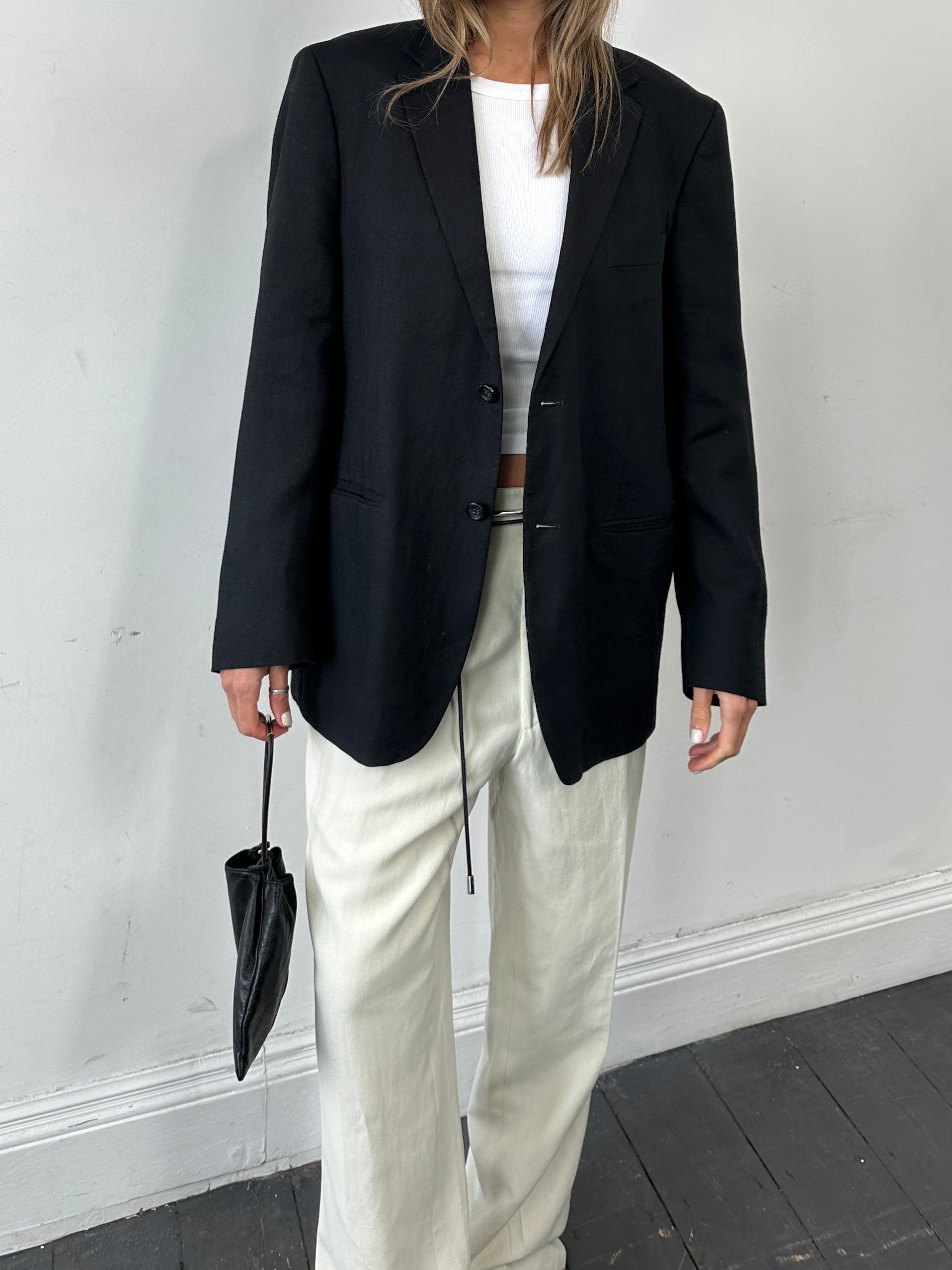 Vintage Italian linen blend blazer in 42R/L, single-breasted style, with classic lapels and tailored fit, displayed on a hanger.