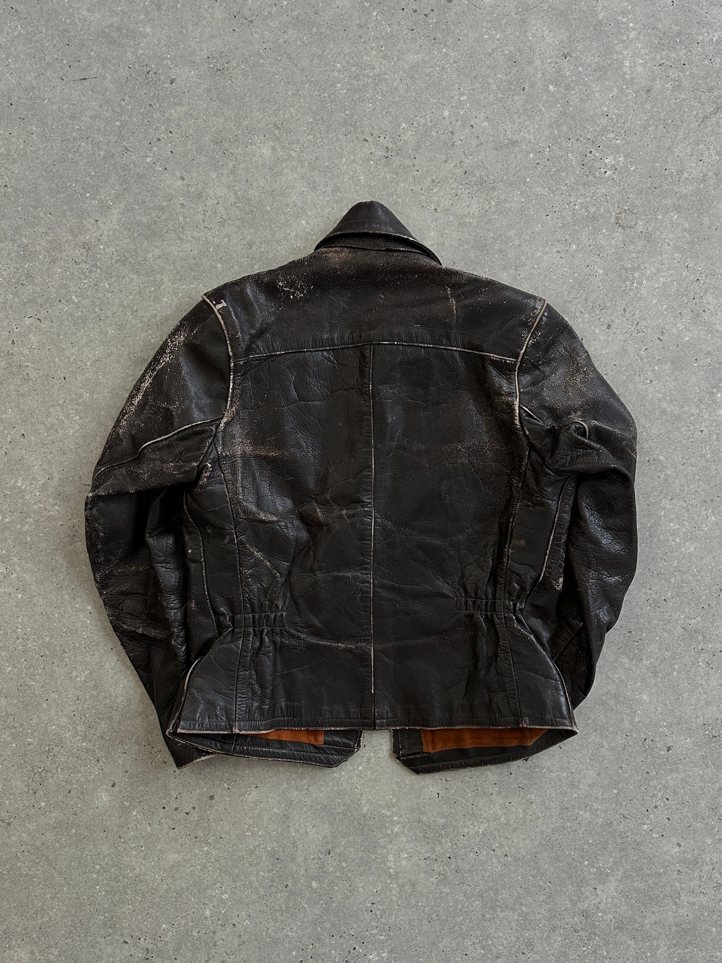 Vintage distressed structured leather jacket in size S/M, featuring rugged leather with a classic, vintage design