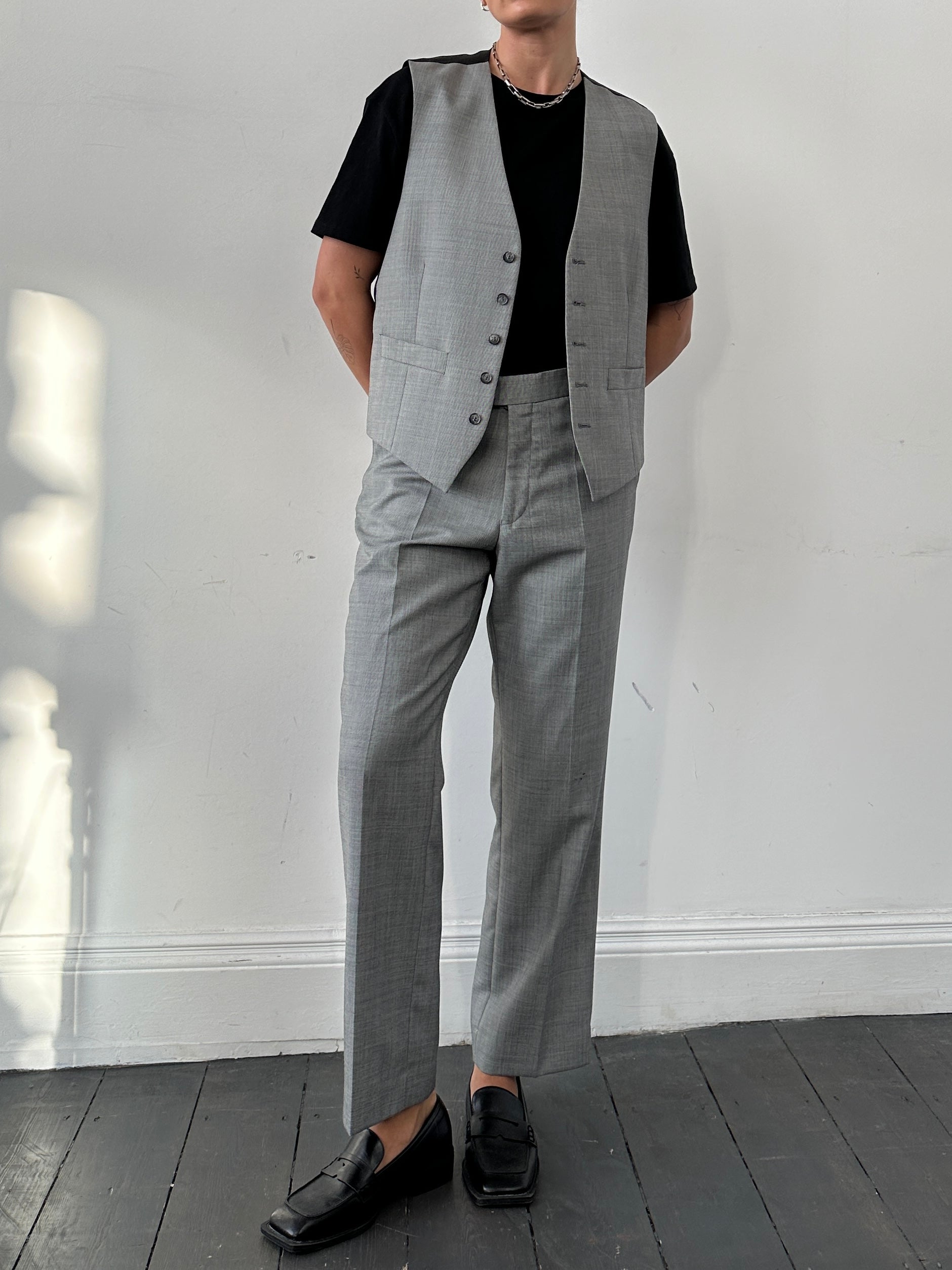 Pierre Cardin wool two-piece blazer and waistcoat suit set in size 40R/W32, featuring classic tailored coat and vest.