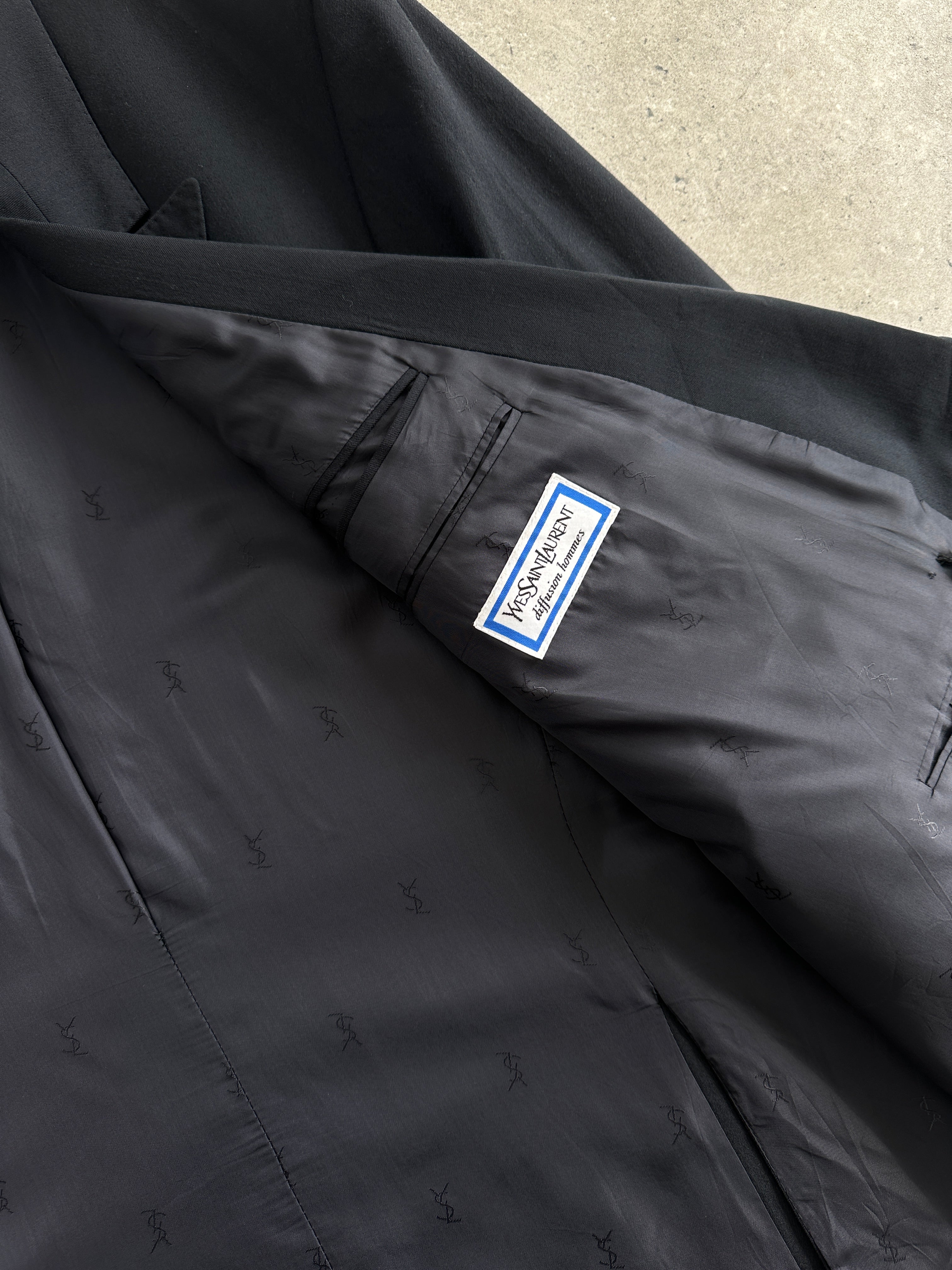 Yves Saint Laurent 1980s bespoke double-breasted blazer in size 46R/XXL, featuring classic tailored design and structured fit.