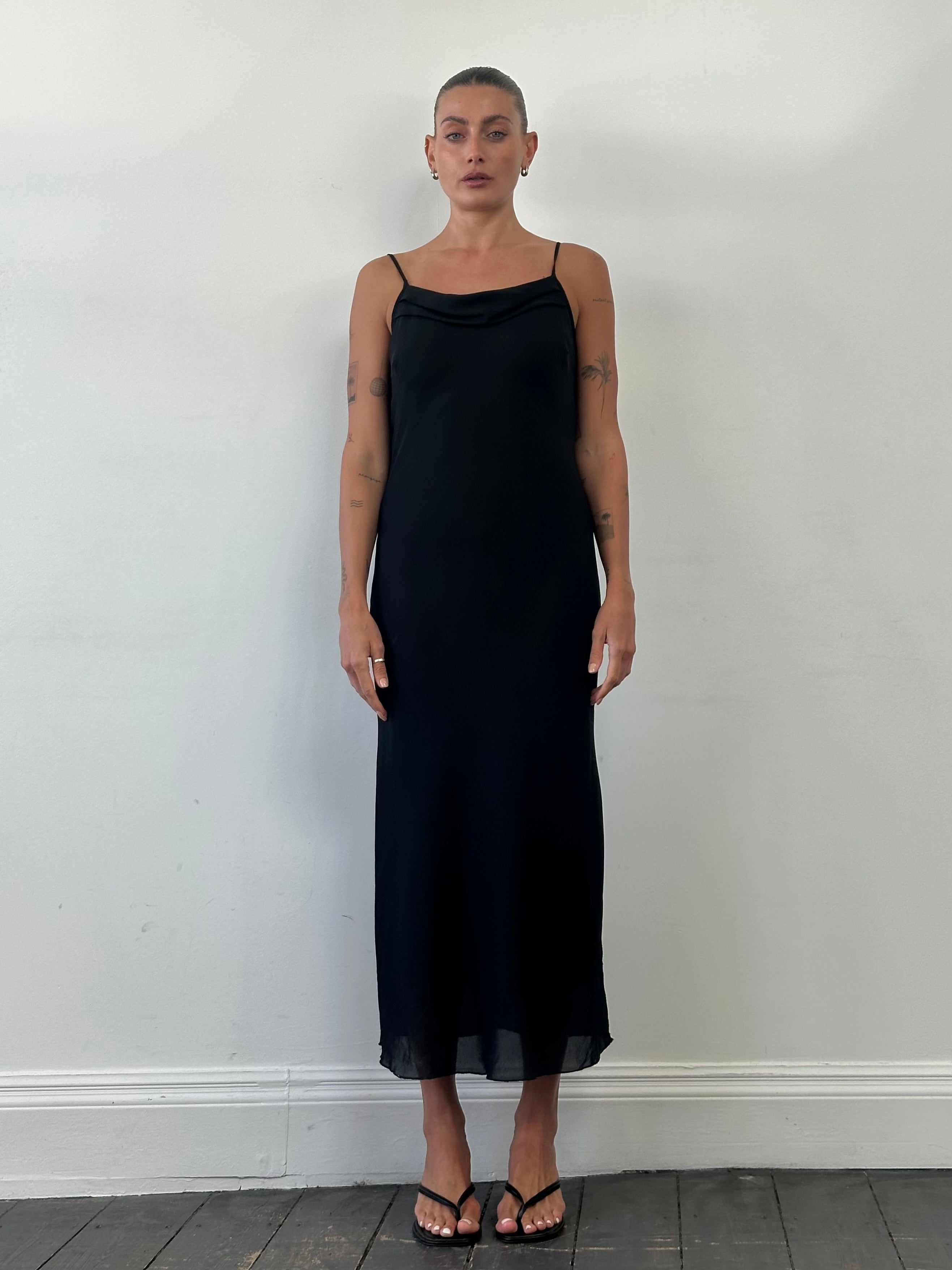 Italian Vintage cowl neck maxi dress in size M, featuring flowing fabric and elegant vintage style.