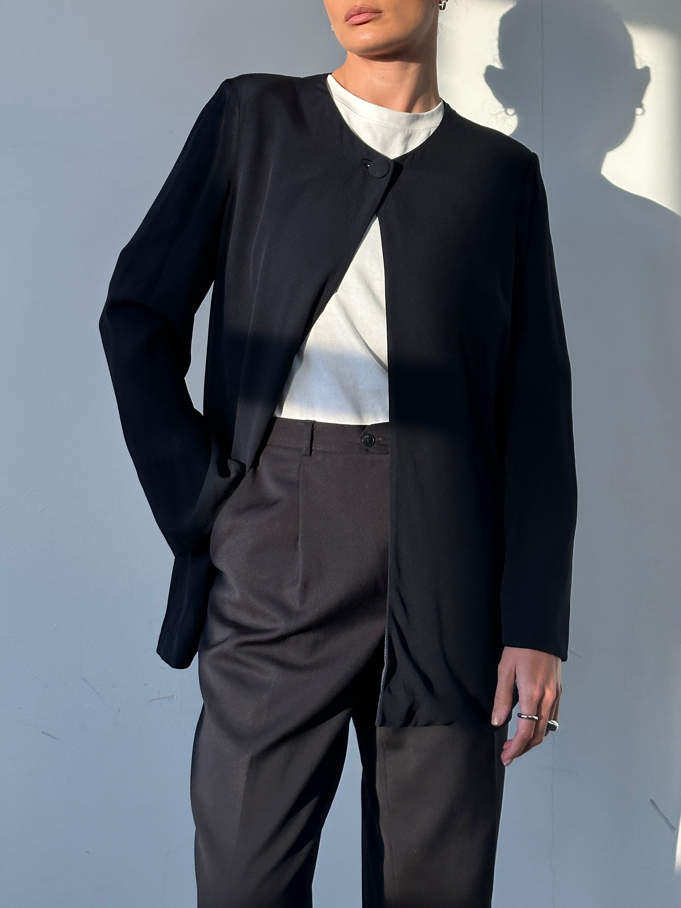 Luisa Spagnoli minimal single-button blazer in size M, tailored fit, featuring classic lapel and sleek design.