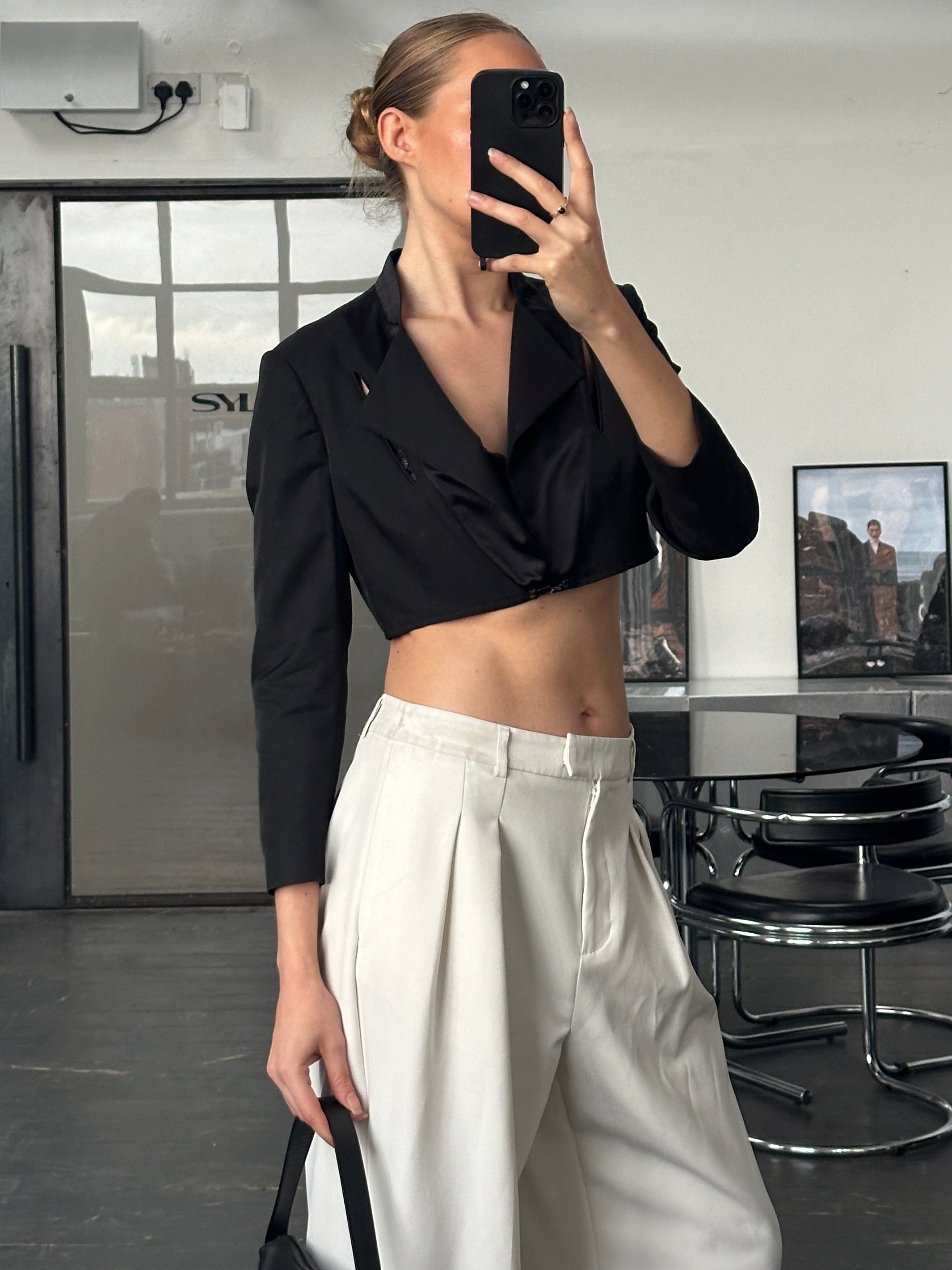 Vintage 2000s wool cropped tuxedo blazer in size small, tailored with classic lapels and a sleek fit, perfect for retro formal style.