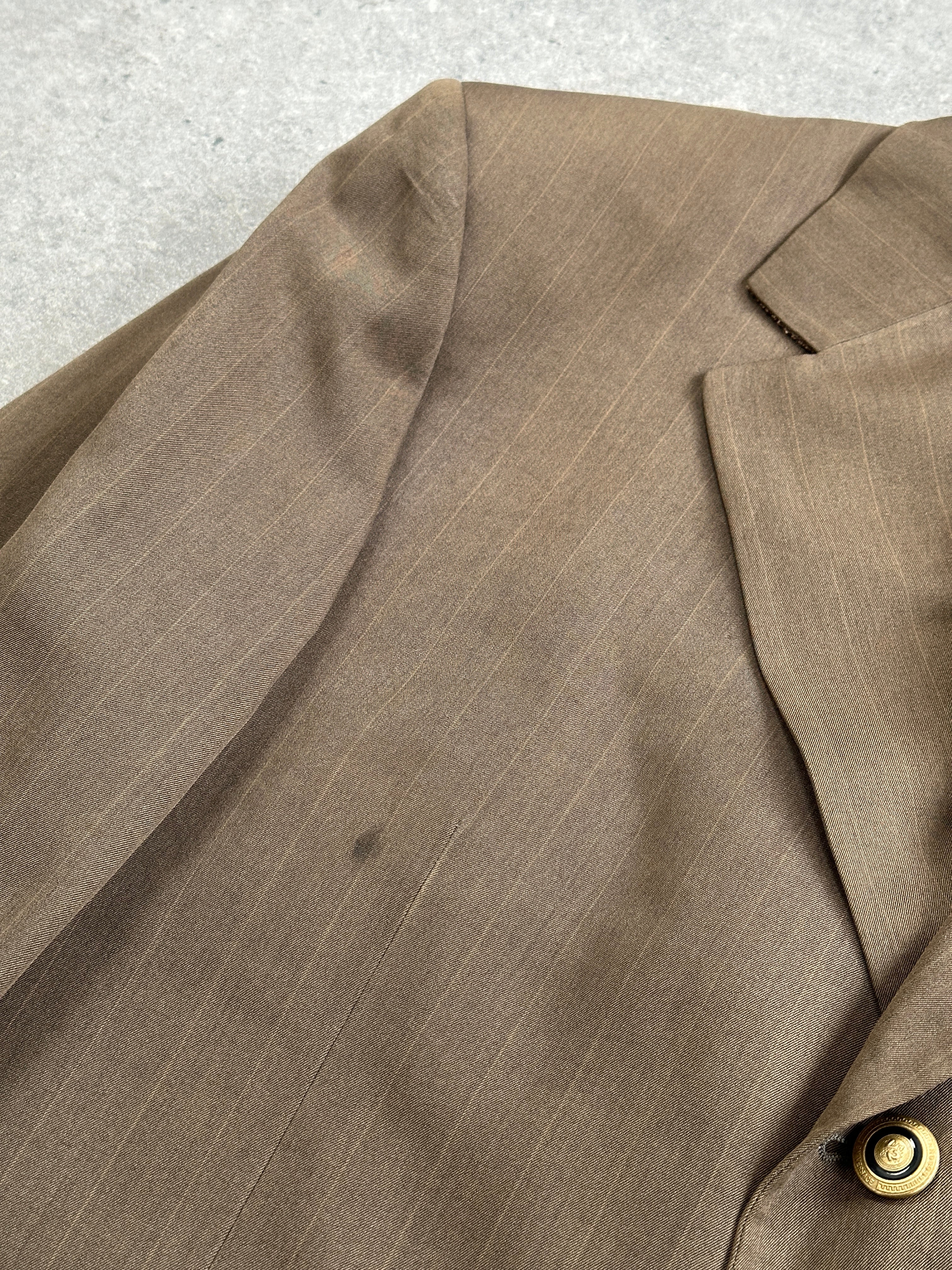 Versace Classic V2 1990s bespoke single-breasted blazer, size 42R/XL, with tailored lapels and button details.