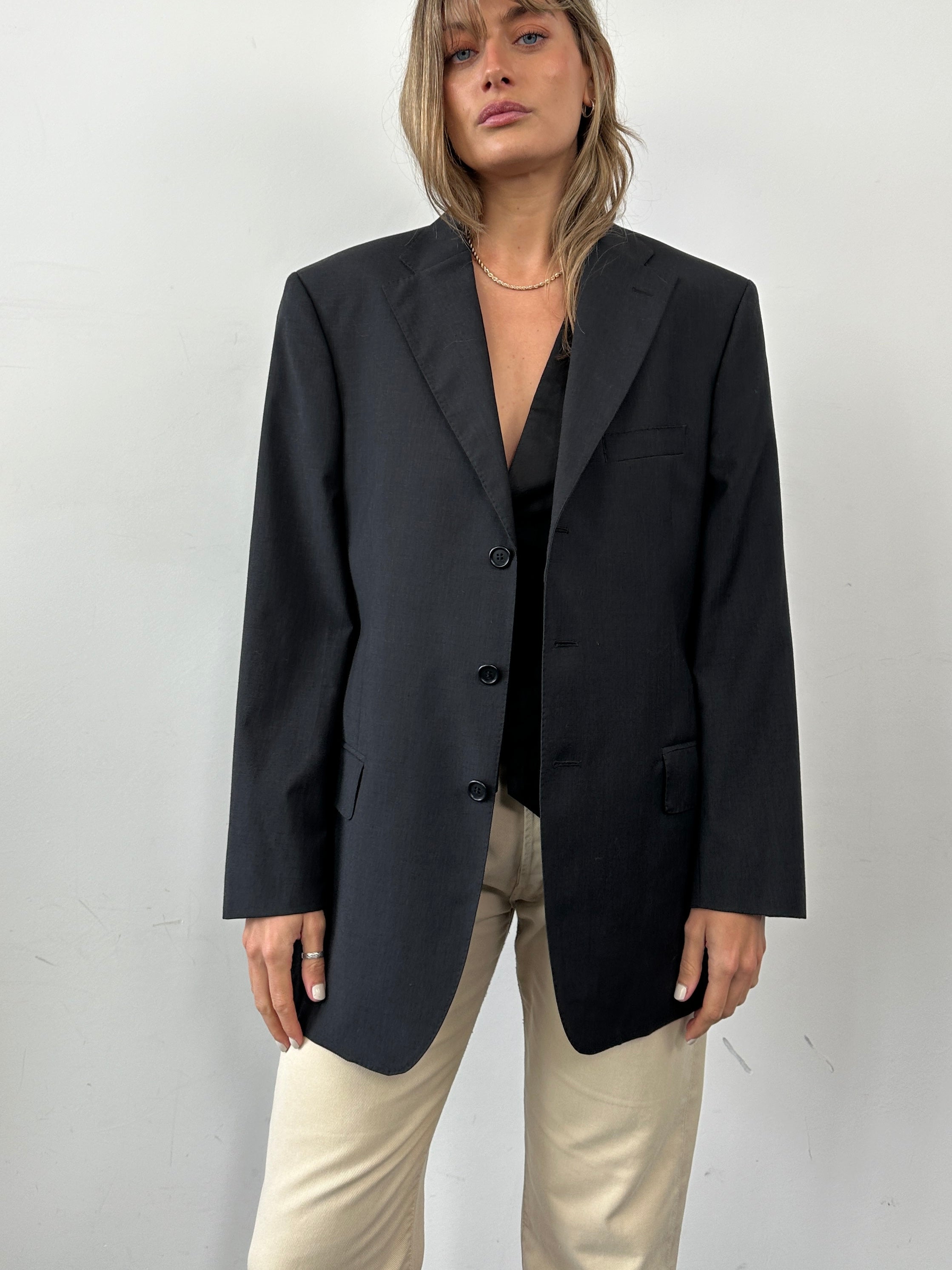 Italian vintage virgin wool single-breasted blazer in size 44R/XL, stylish and classic men's blazer by Vintage.