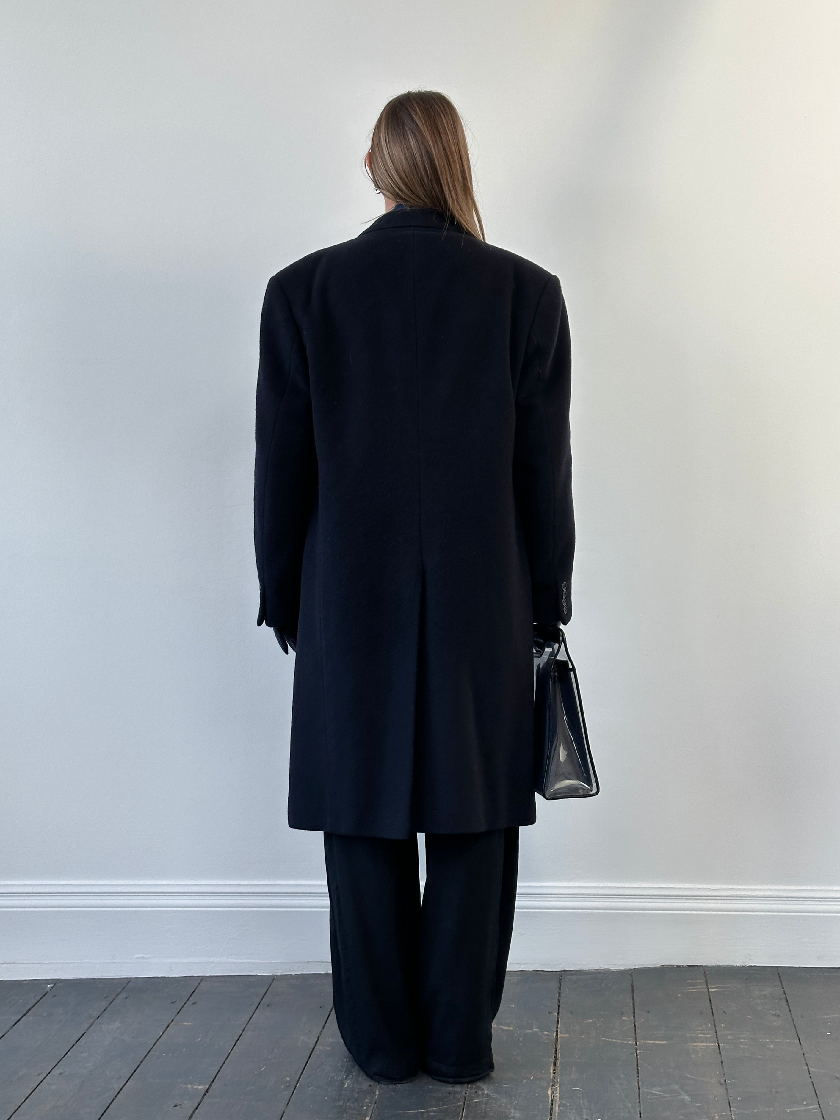 Vintage British 1990s Savoy Taylors Guild wool cashmere coat in XL/XXL, classic tailored coat with a warm, soft fabric finish.