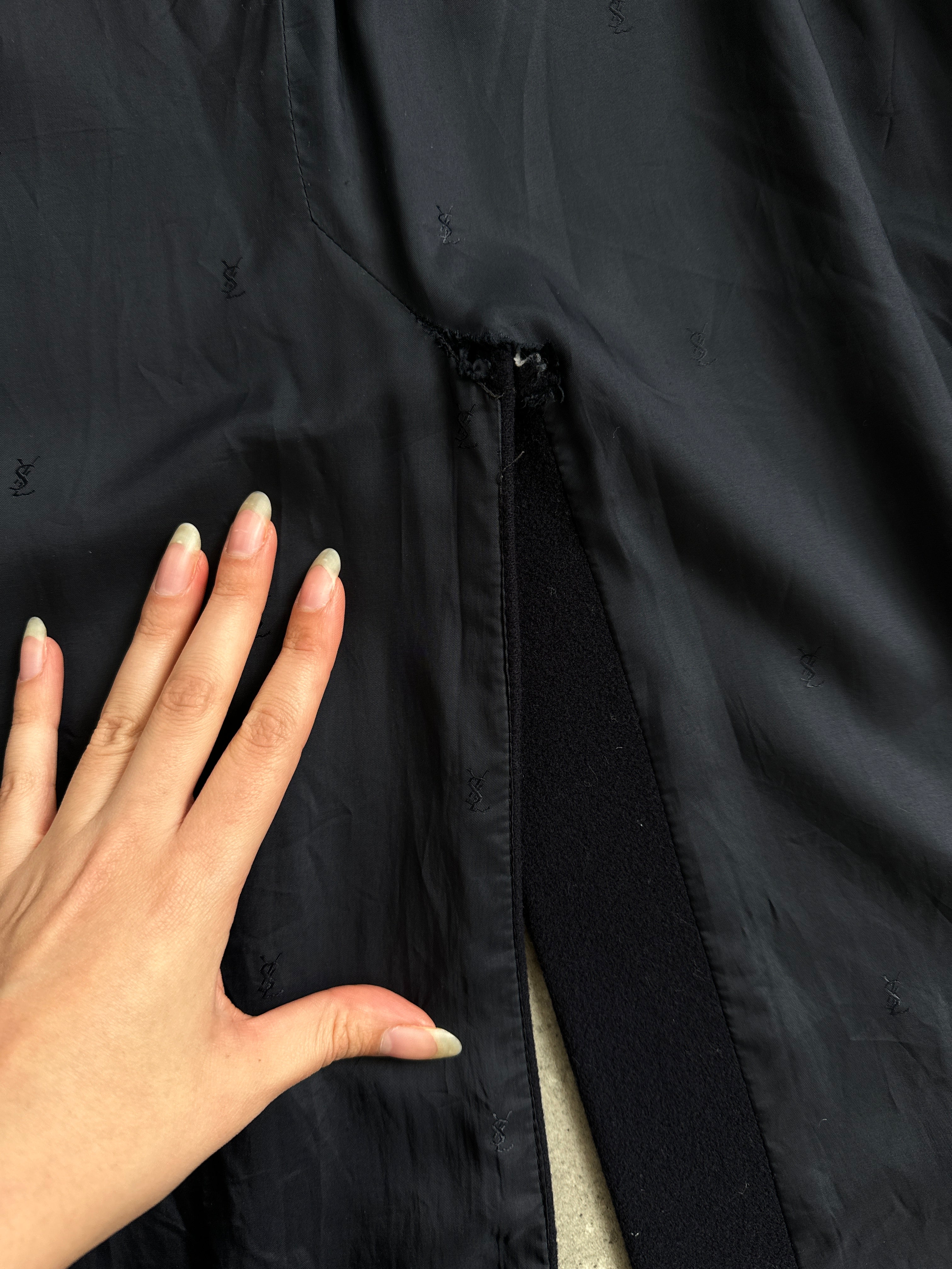 Yves Saint Laurent Pour Homme wool cashmere single-breasted coat in XL, shown in a stylish dark color with classic lapels.