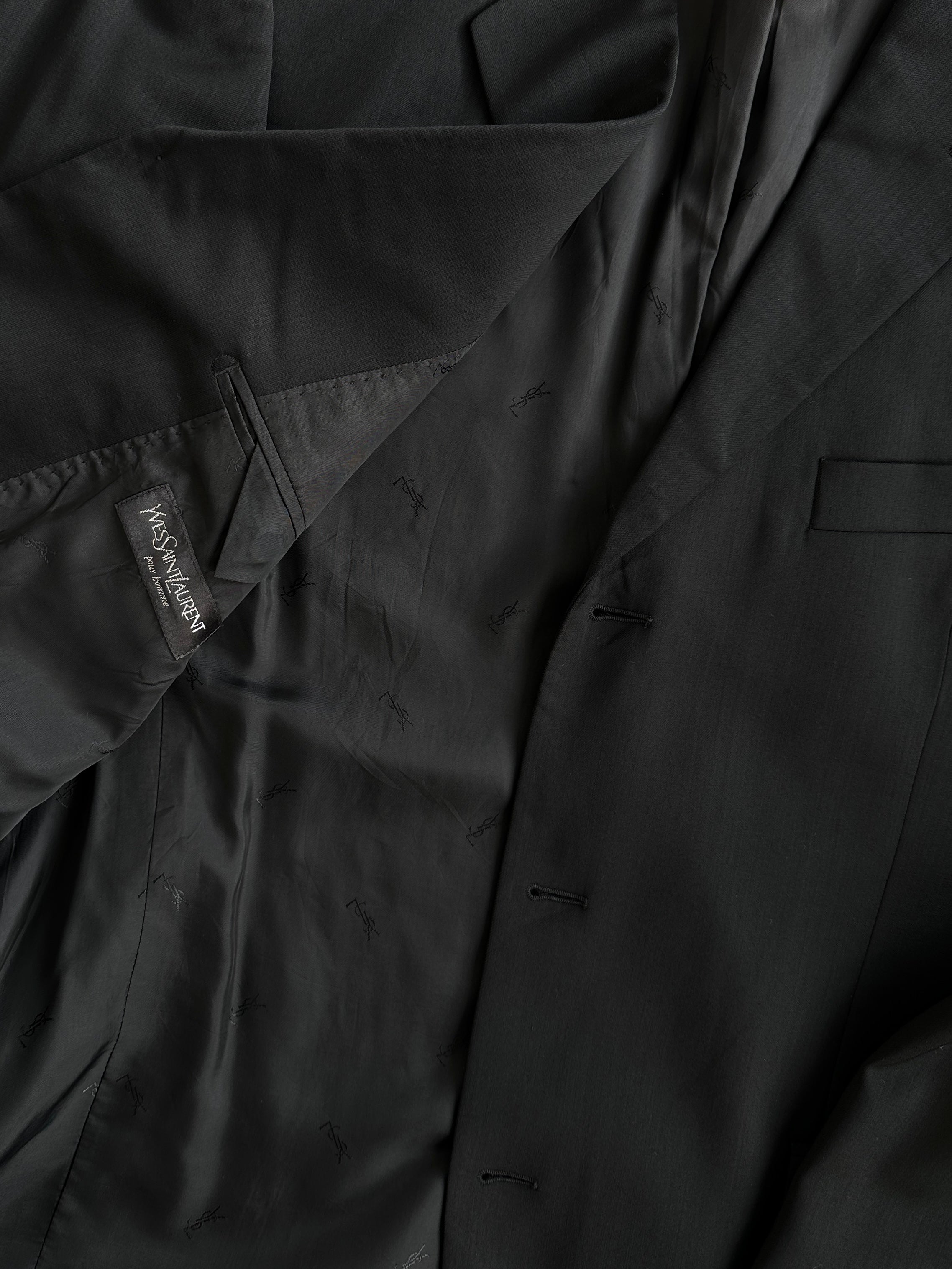 Yves Saint Laurent men's pure wool single-breasted blazer in size 44R/XL, dark tailored blazer with notch lapels and button closure.