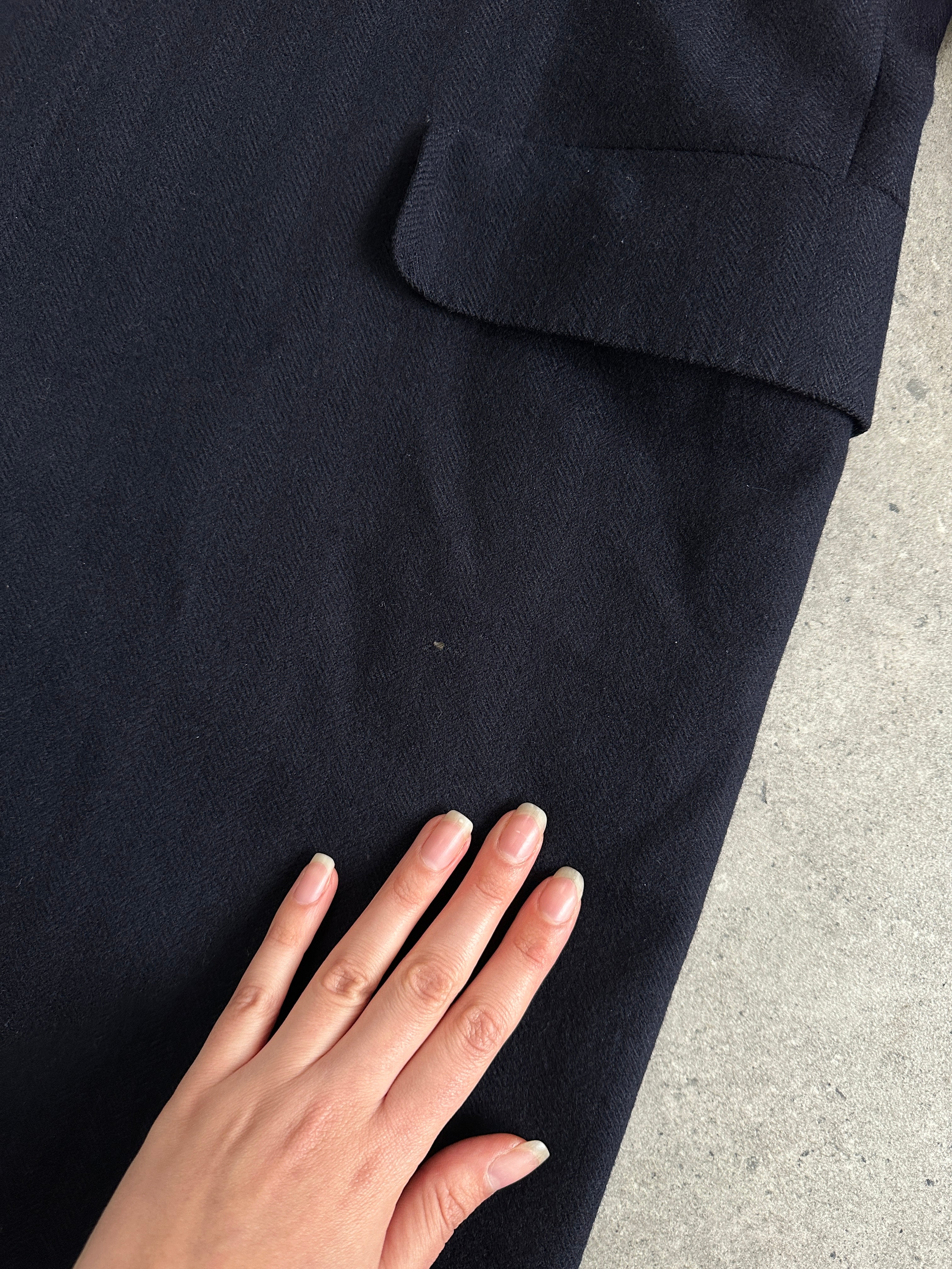Christian Dior XL wool coat with concealed placket, stylish outerwear featuring a classic design and premium craftsmanship.
