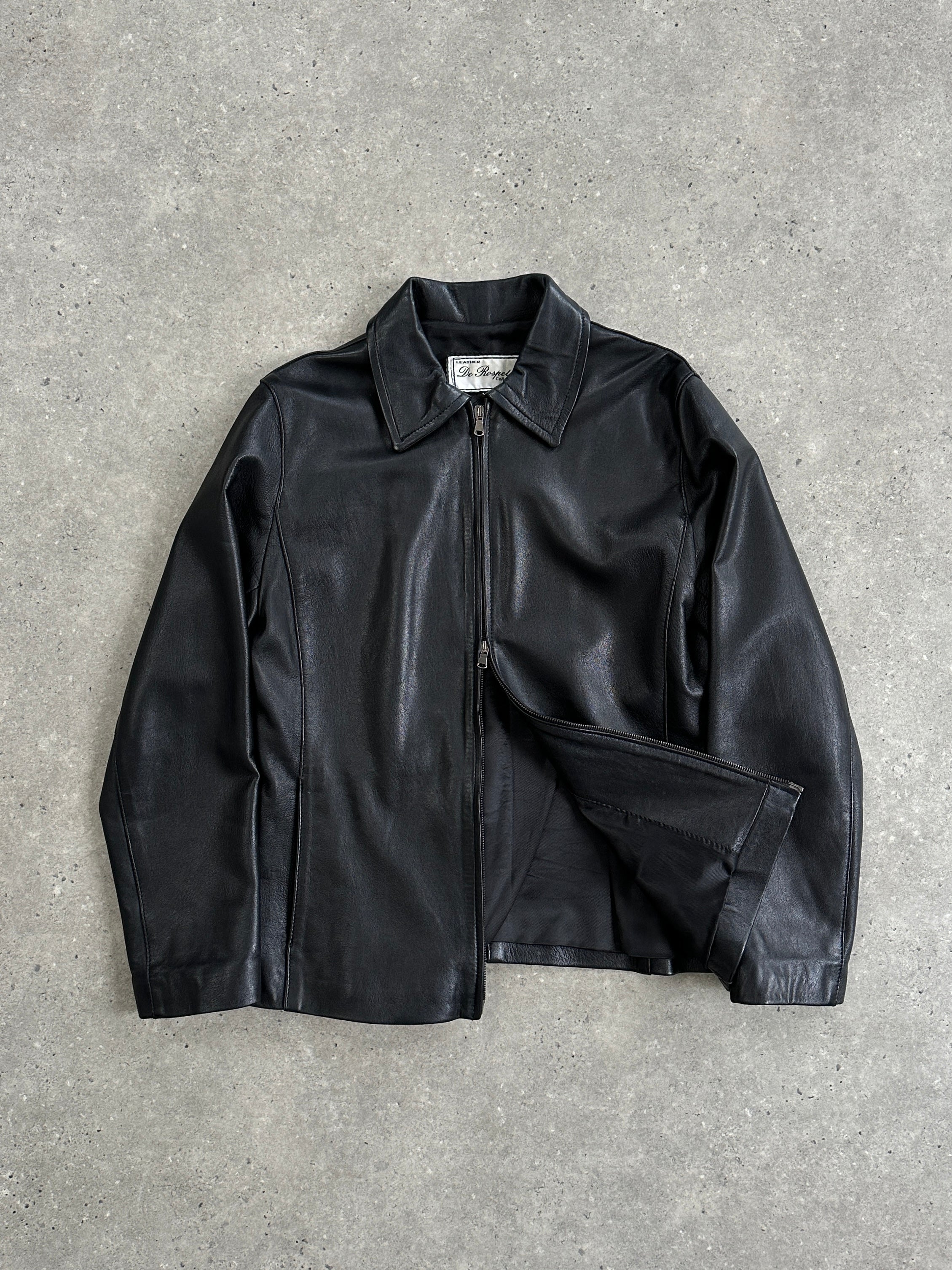 Italian vintage smooth leather double zip jacket in medium size, stylish men's leather jacket with dual zippers and classic design.