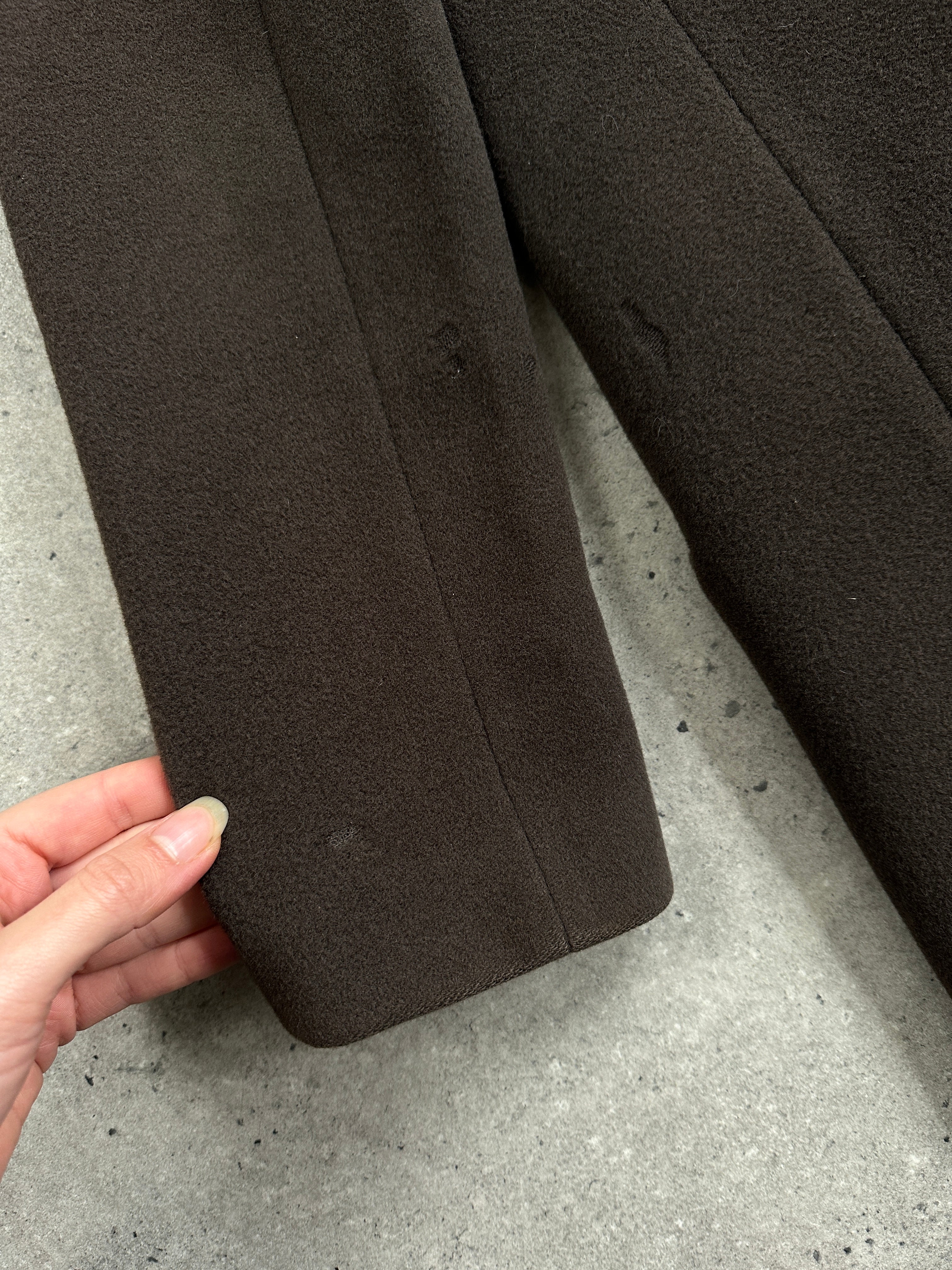 Emporio Armani 1990s pure virgin wool single-button coat in XS/S, showcasing classic tailored style and elegant design.