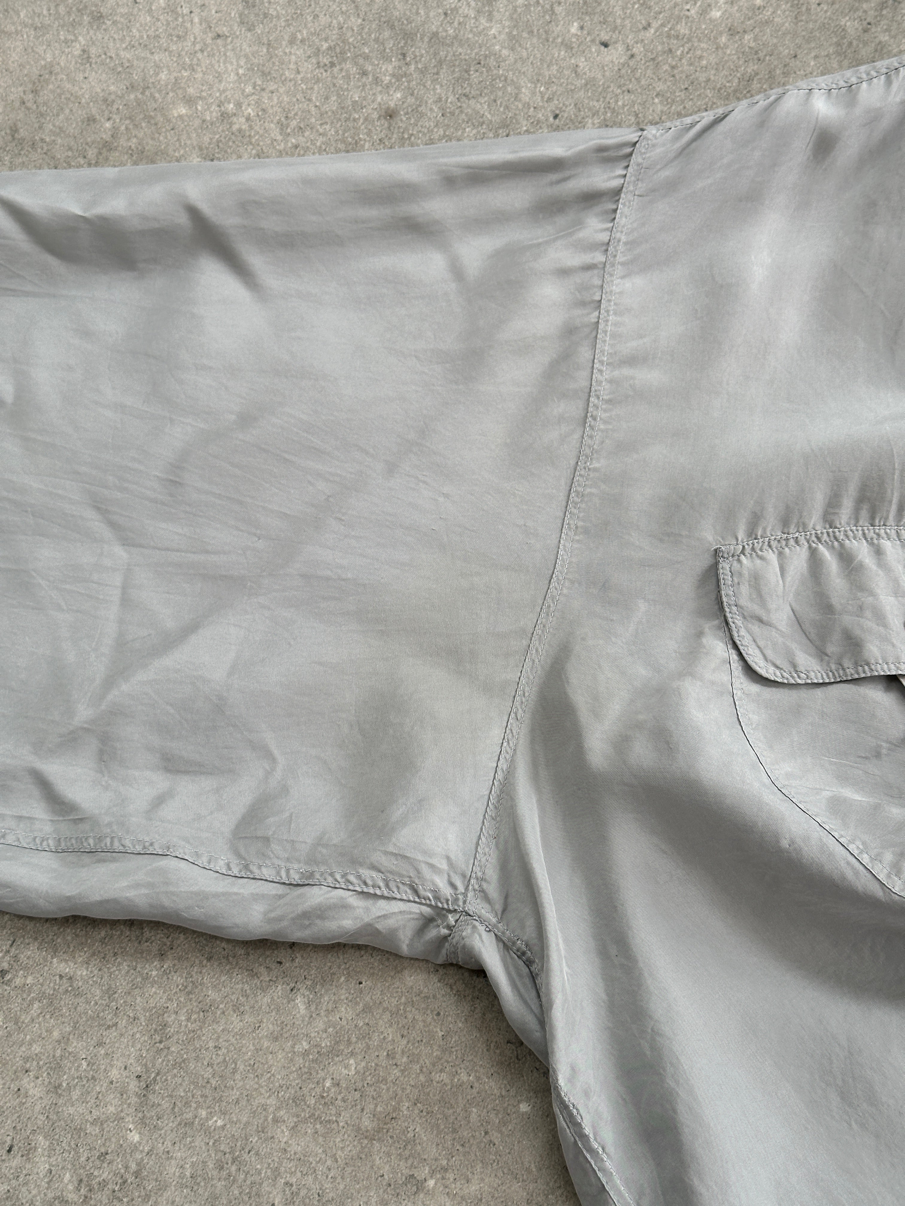 Vintage 1990s relaxed pure silk shirt in XL size, featuring a soft, flowing fabric and classic design.