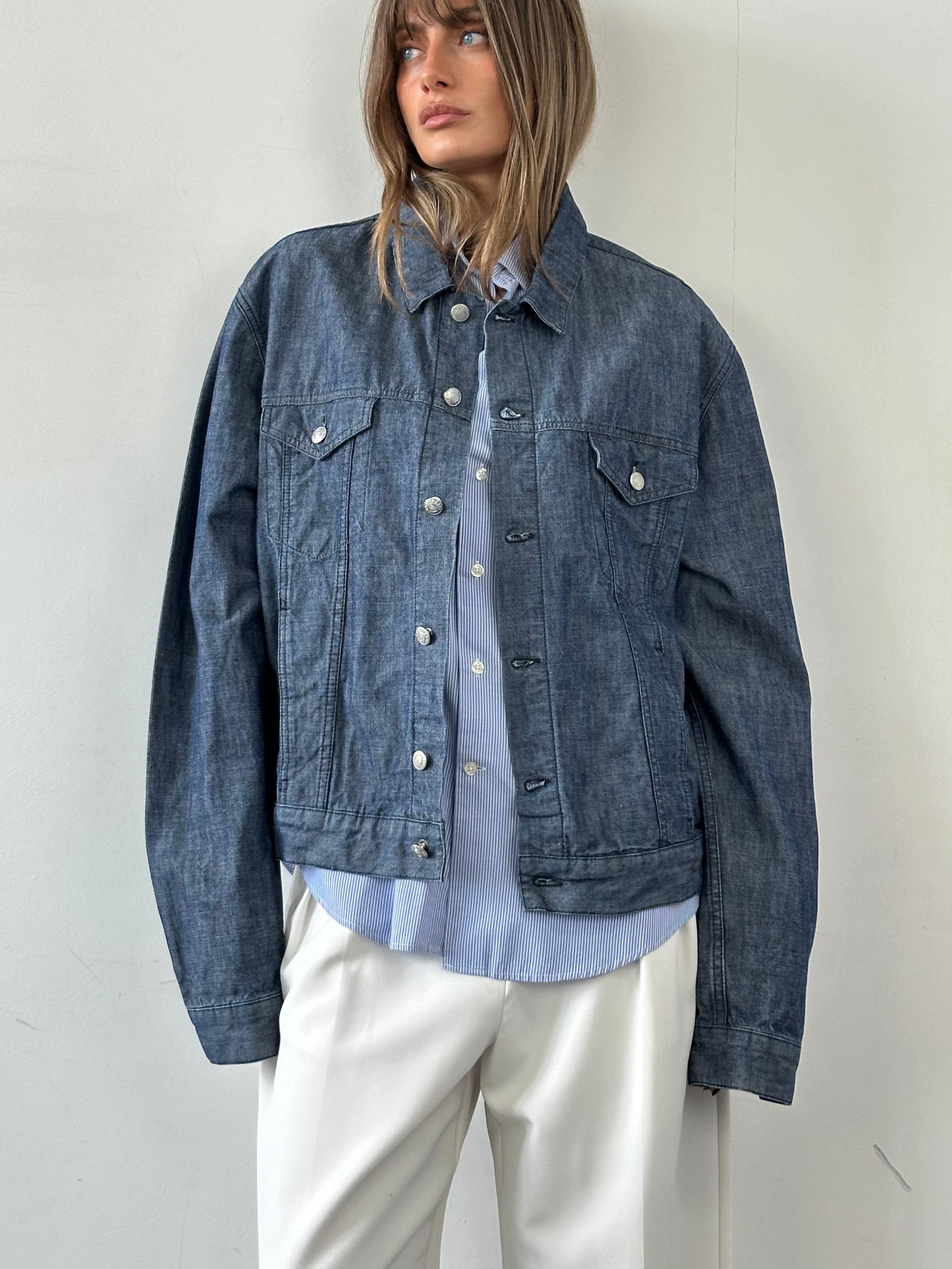 Versace Classic V2 90s bespoke denim jacket in size L/XL, featuring button details and vintage-inspired design.
