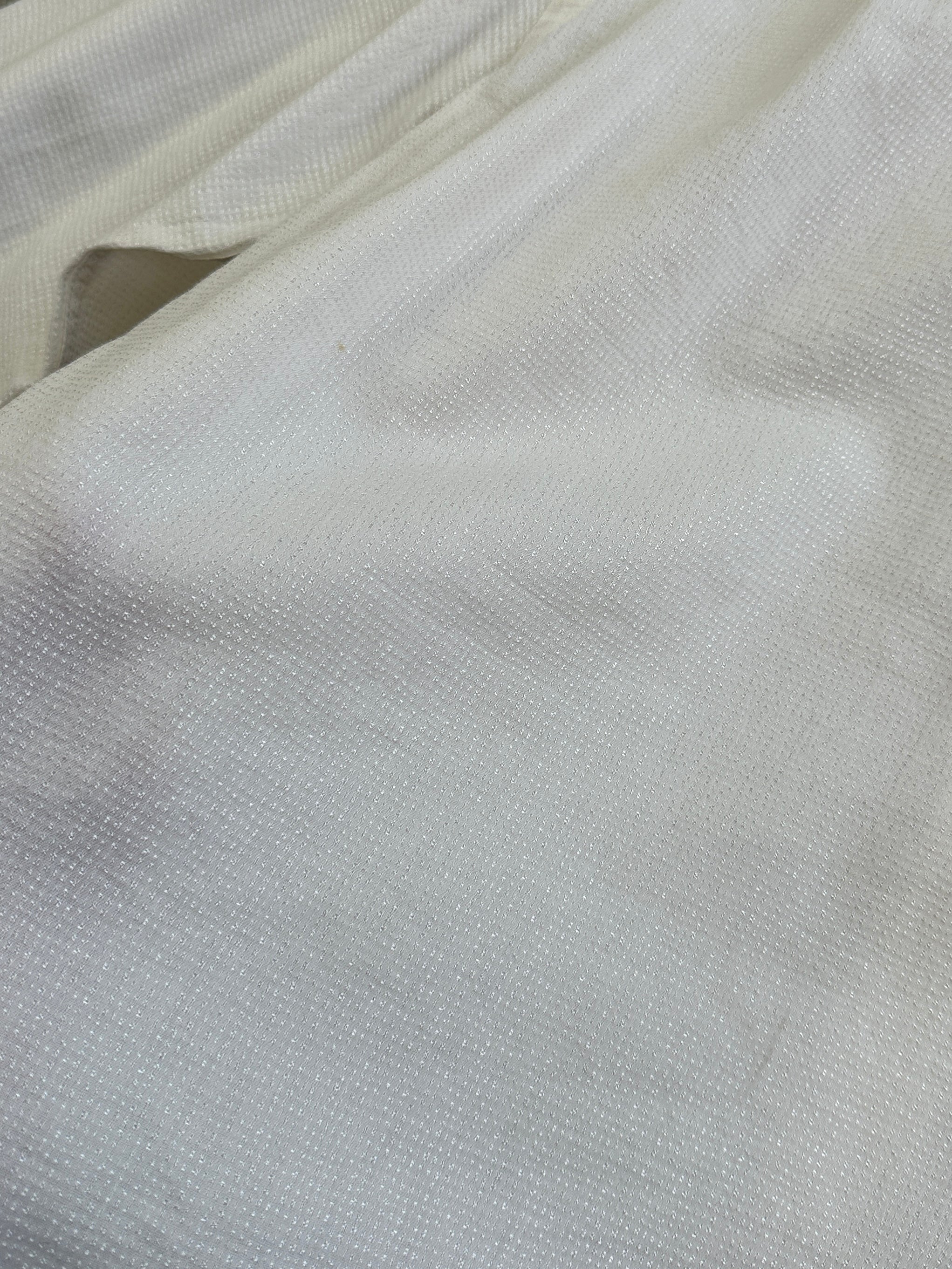 Vintage Italian 1970s wing collar boxy dress shirt in size M, showcasing classic retro style and crisp fabric details.