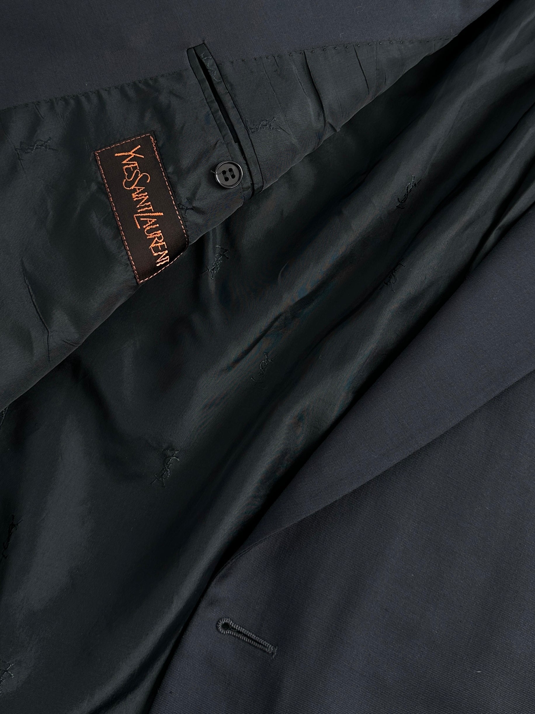 Yves Saint Laurent 70s wool single-breasted blazer in size 44R/XL, tailored fit with classic lapel and structured design.