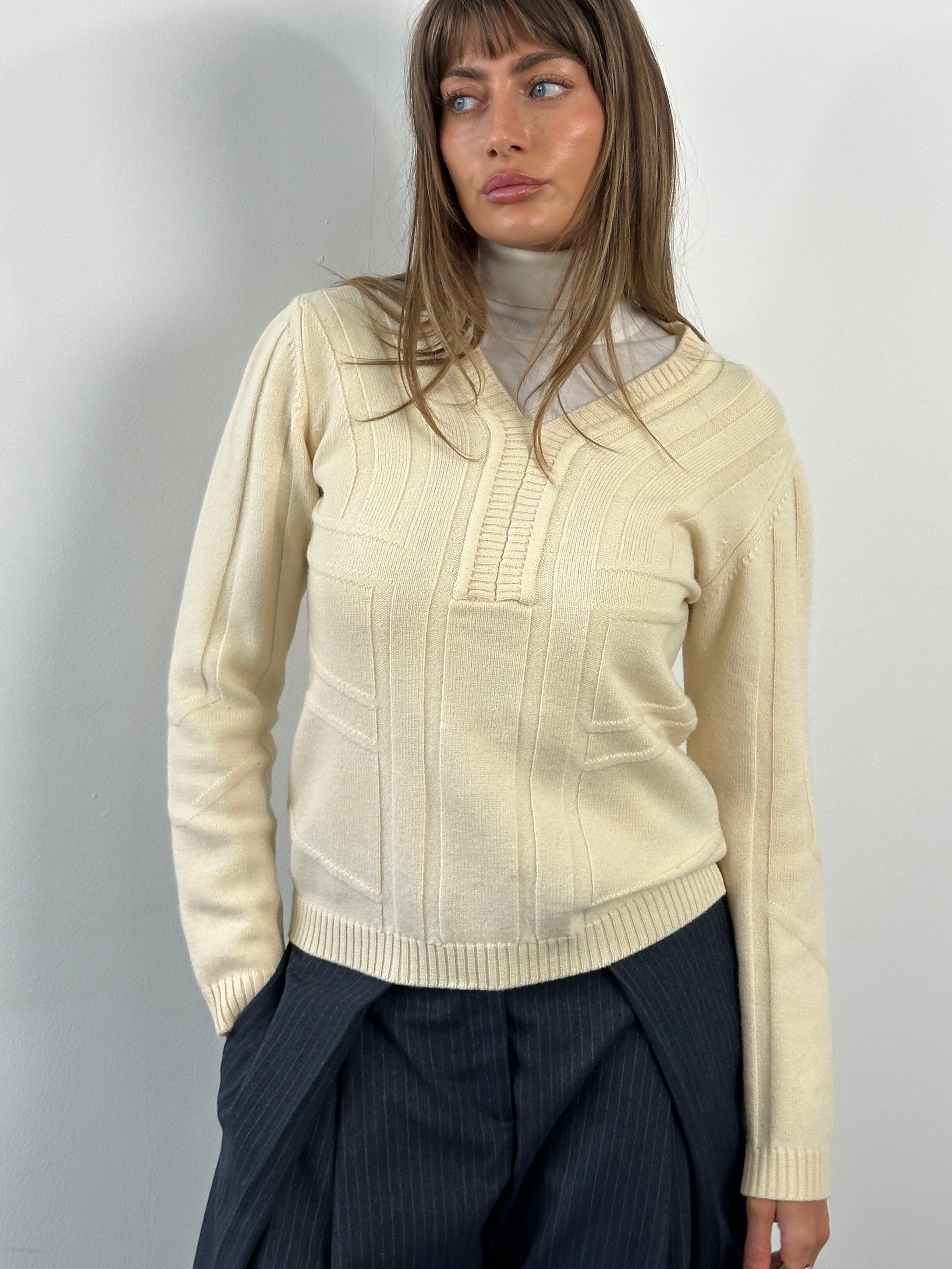 Versace Jeans Couture 2000s pure merino wool structured knit jumper in XS/S, featuring a sleek design and ribbed details.
