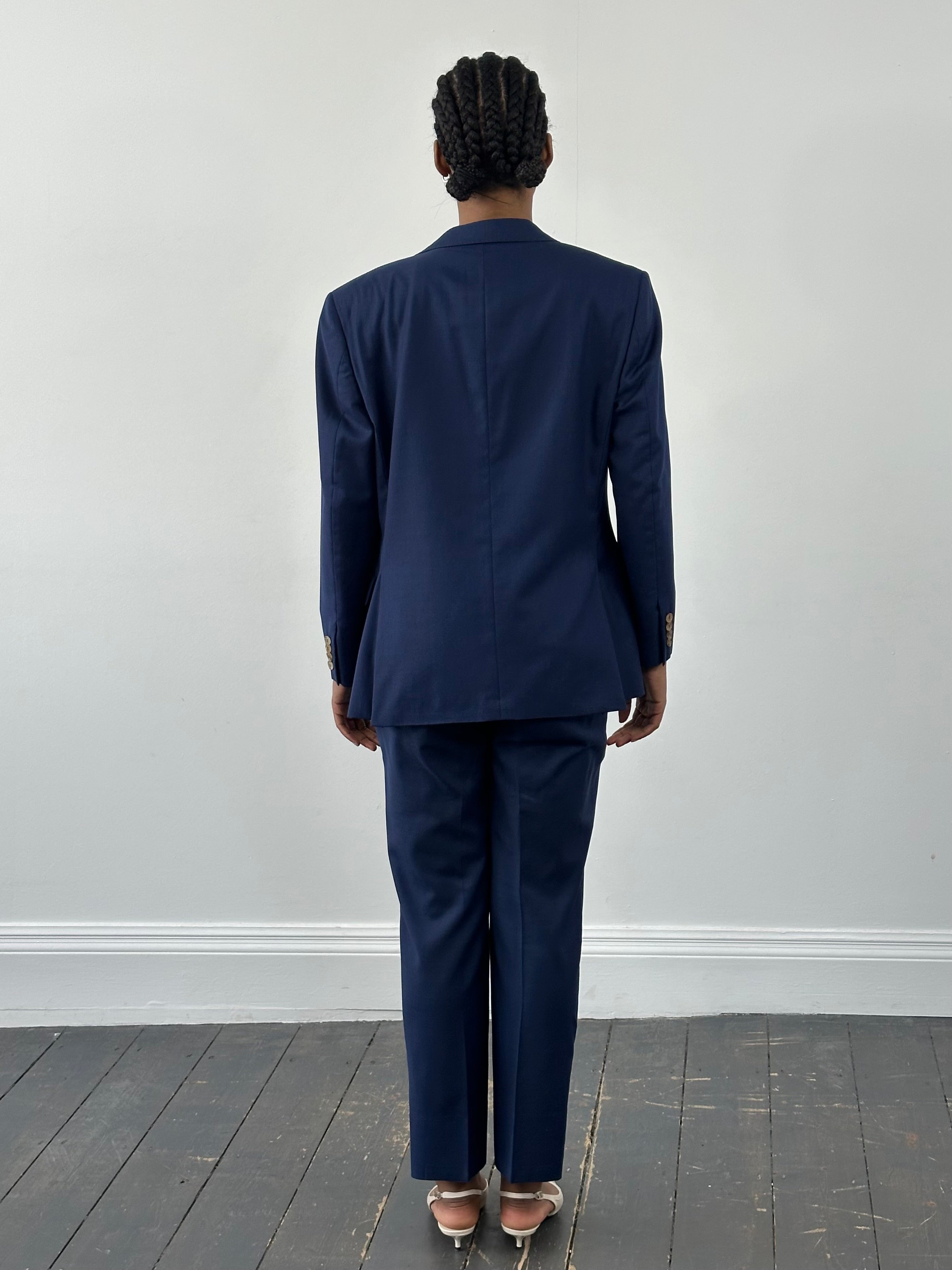 Loro Piana 2000s pure wool single-breasted suit jacket in size 36S/W32, tailored fit, natural wool fabric, classic design.