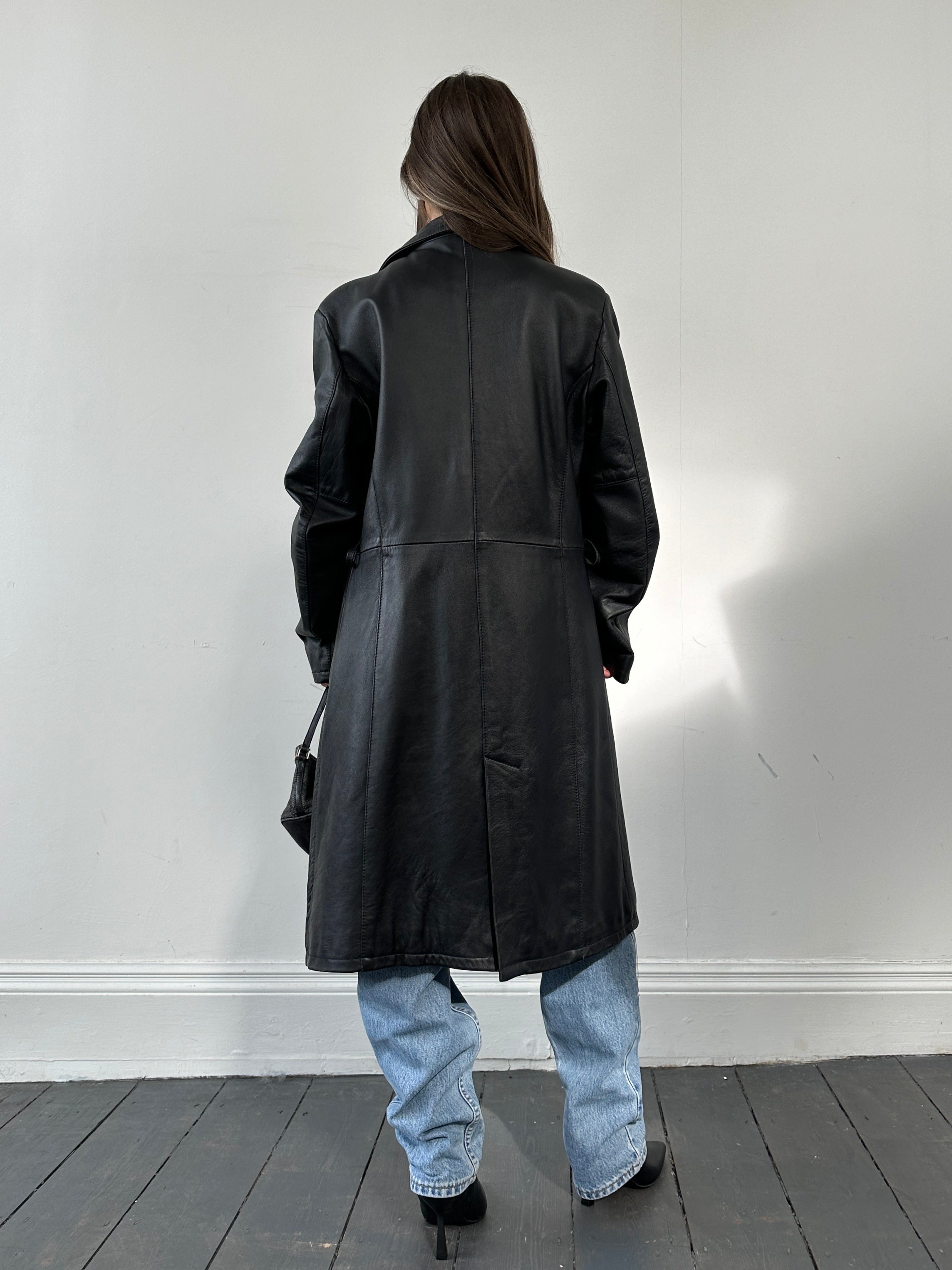 Italian vintage leather coat jacket in size S, featuring classic design and rich texture, by Vintage brand.