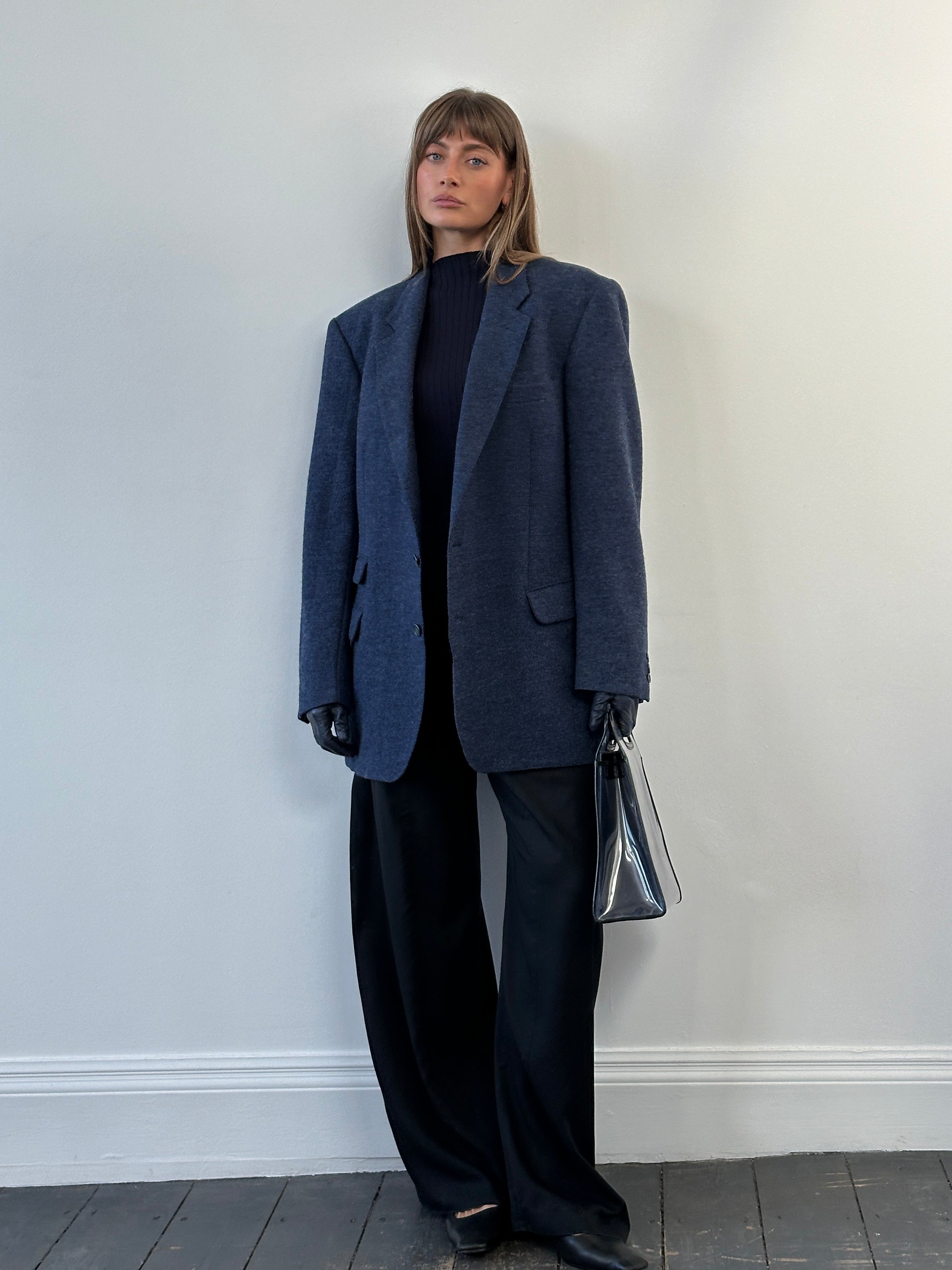 Burberry 1990s pure brushed wool blazer in size 44R/XL, dark tailored blazer with classic design and textured fabric.