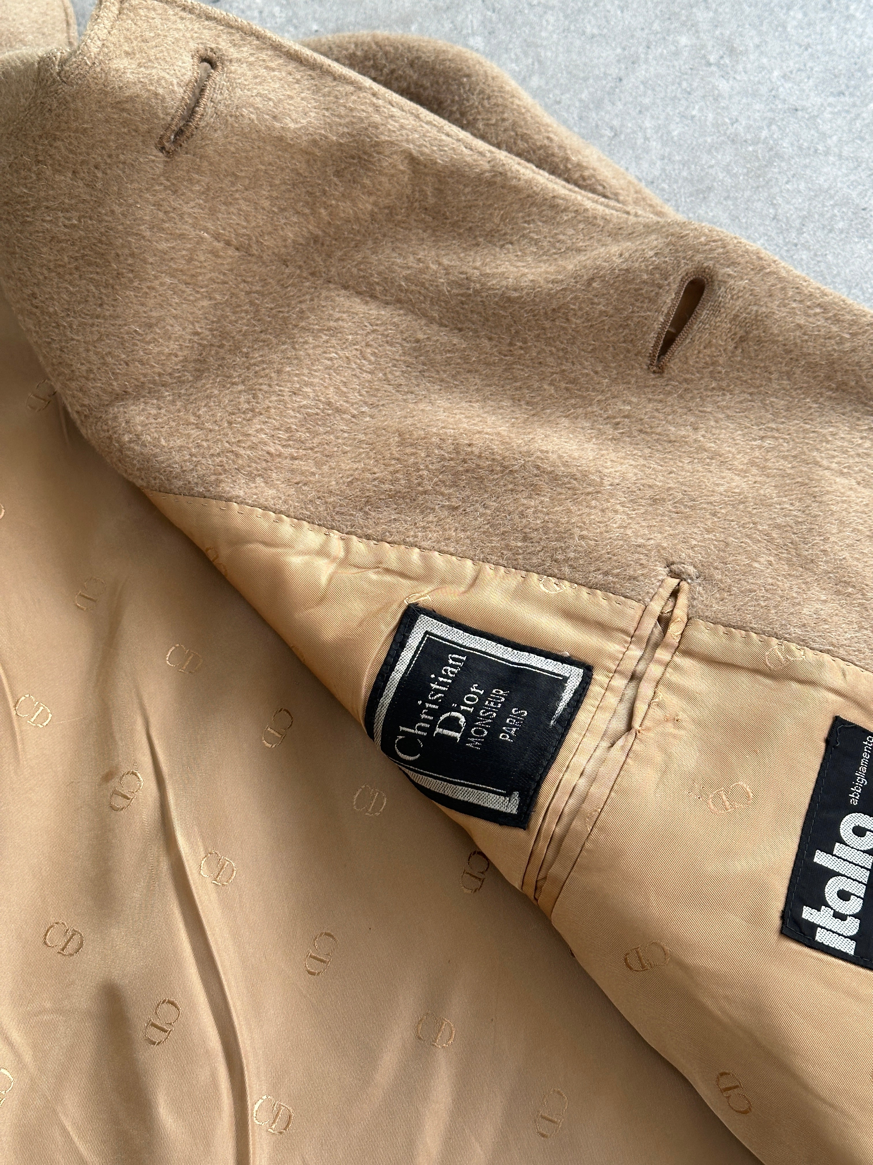 Christian Dior Monsieur 1970s wool coat with concealed placket, XL/XXL size, featuring classic tailored design and neutral color.