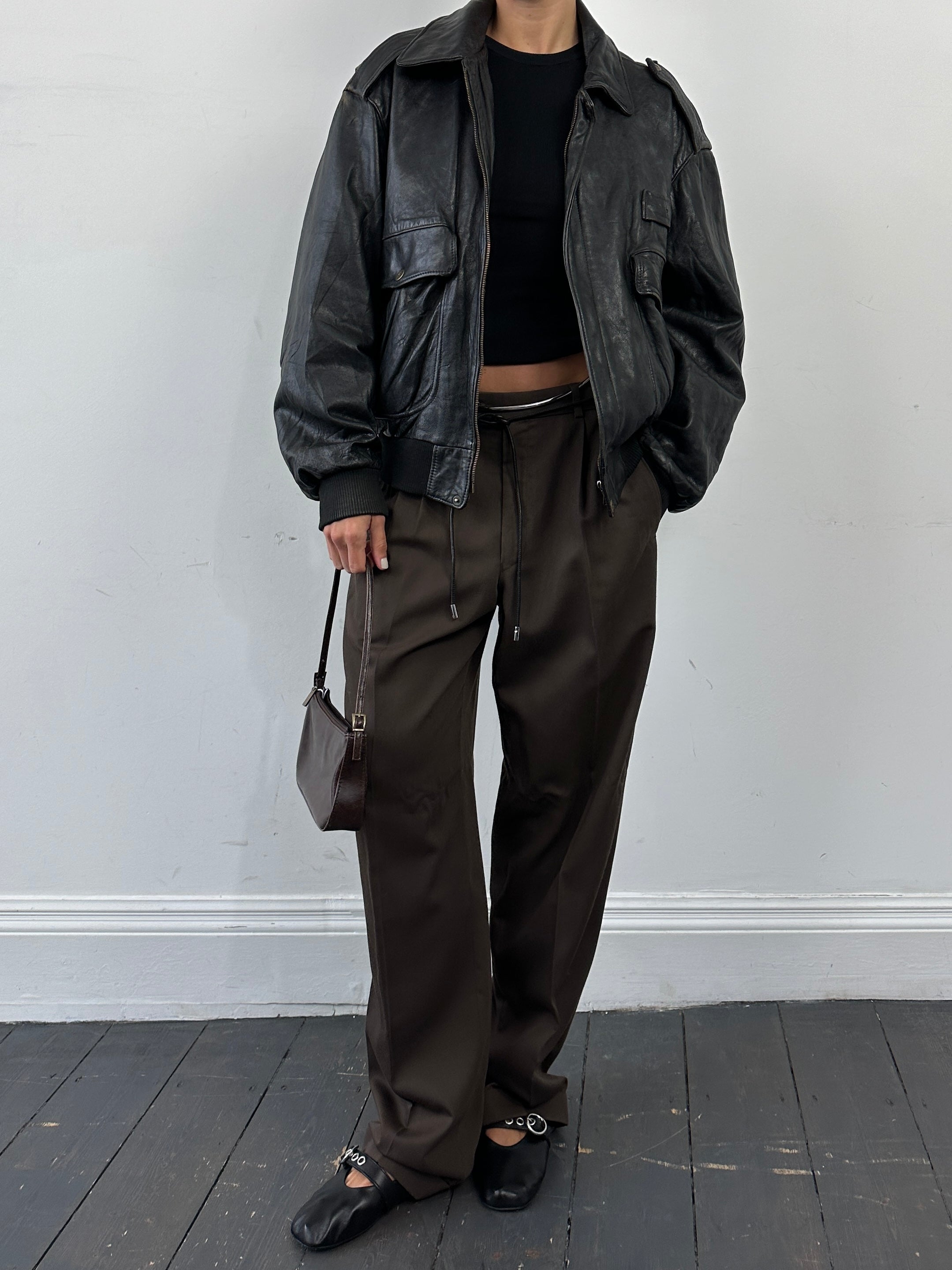 Vintage leather bomber jacket with removable fleece lining, size large, stylish and warm Italian vintage outerwear.