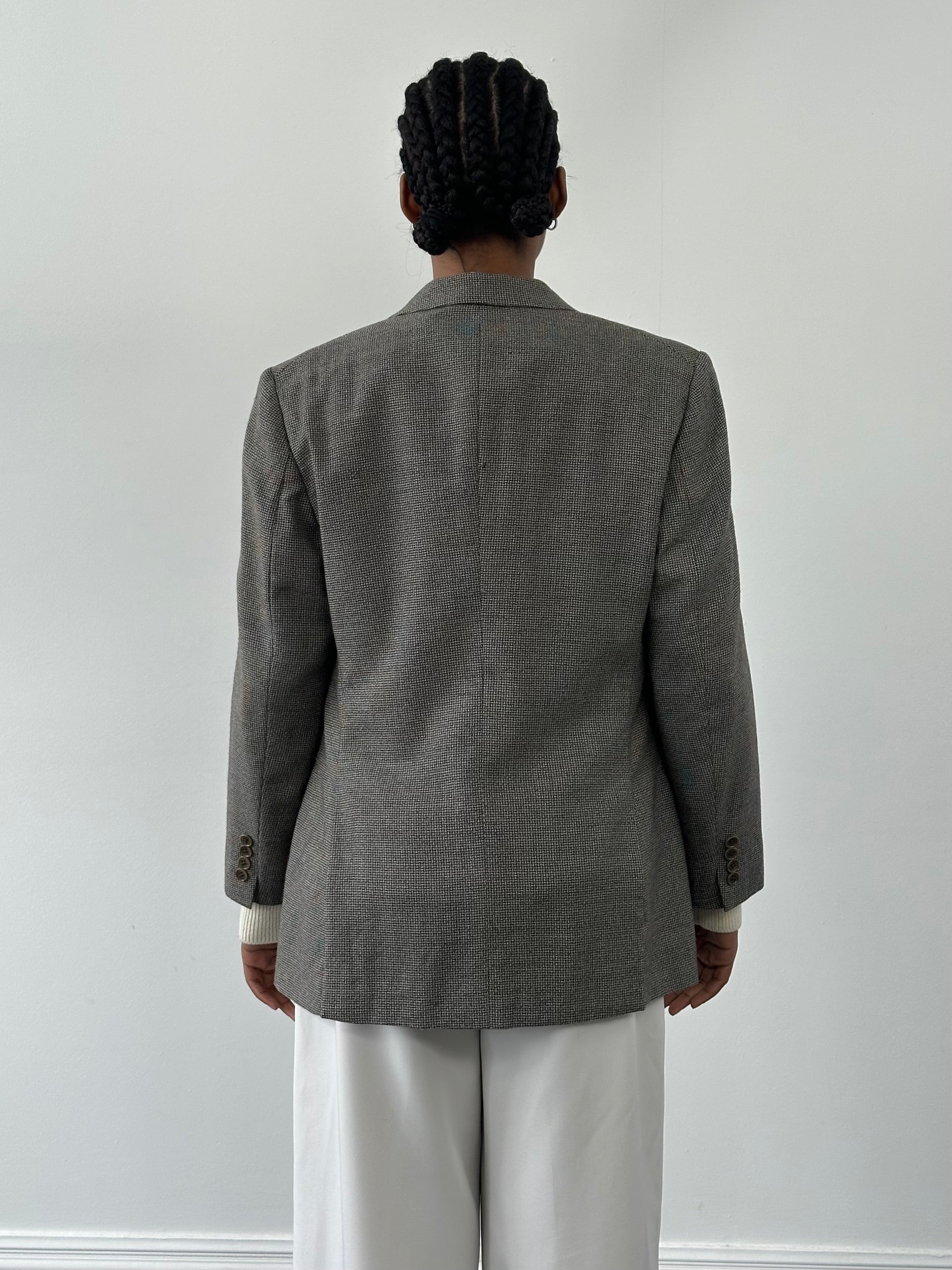 Burberry 1990s herringbone wool silk single-breasted blazer in size 36S, tailored for a classic, sophisticated look.