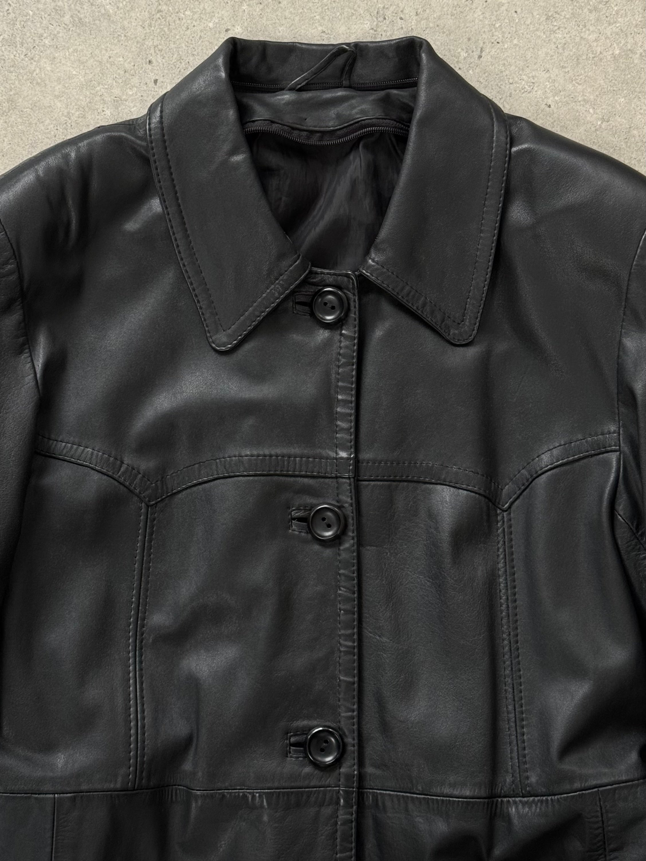 Vintage 1990s leather jacket with belt, size M, featuring classic distressed leather and retro style from the Vintage brand.