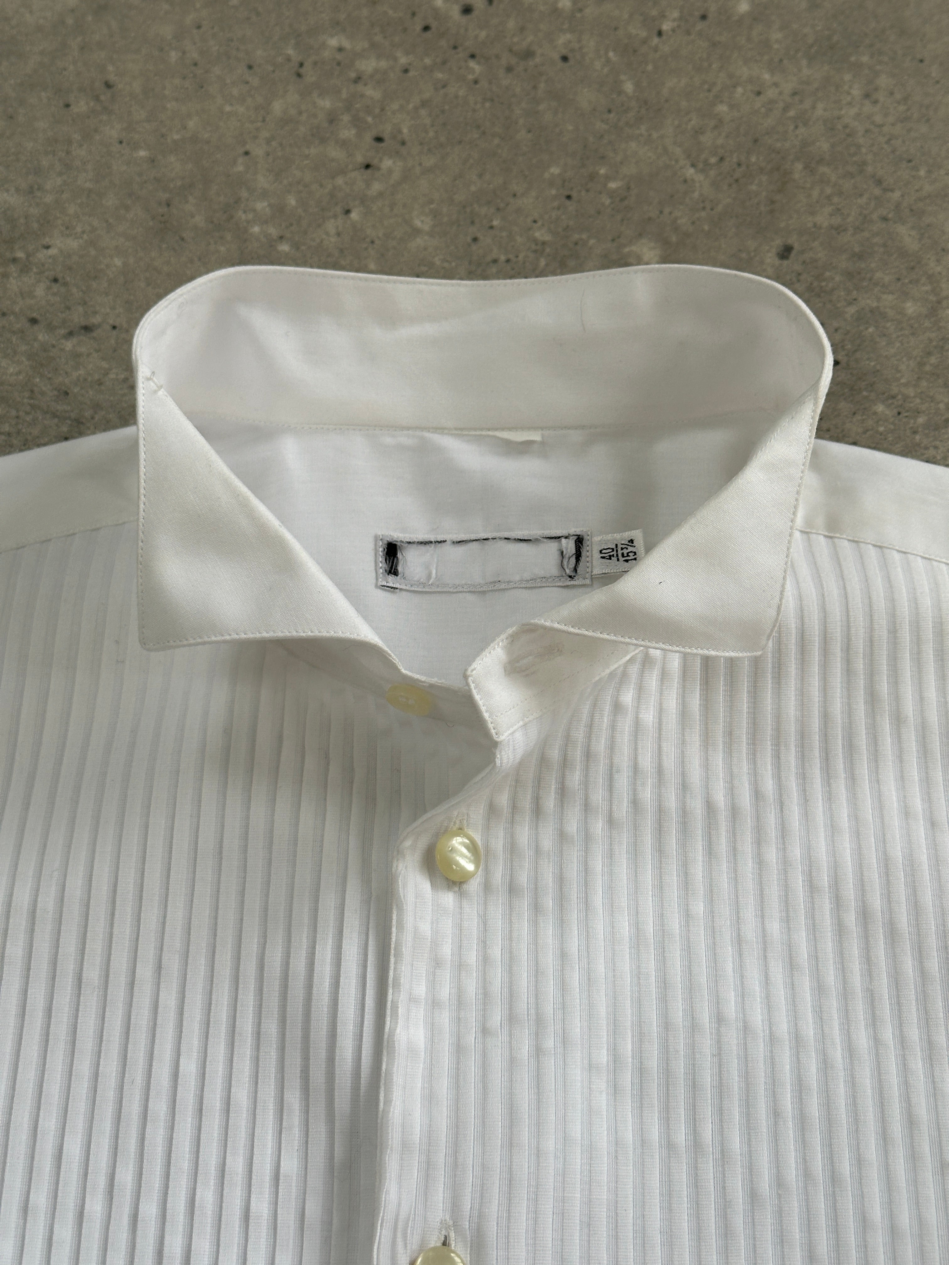 Vintage Italian vintage wing collar tuxedo dress shirt, size L, with classic wing collar and elegant button details.