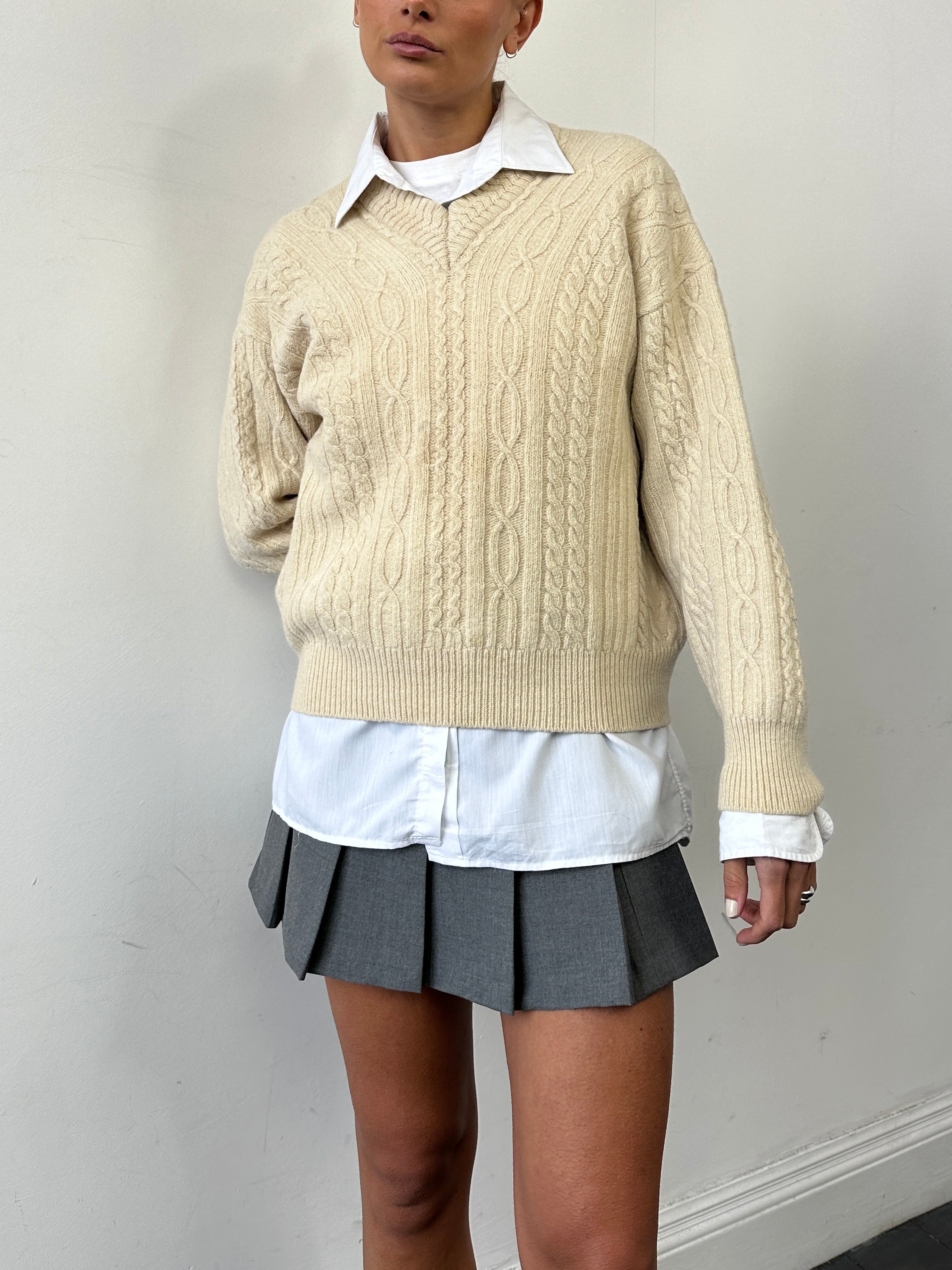 Gianfranco Ferre silk lambswool cable knit V-neck jumper in size M, showing the textured knit pattern and classic V-neck design.