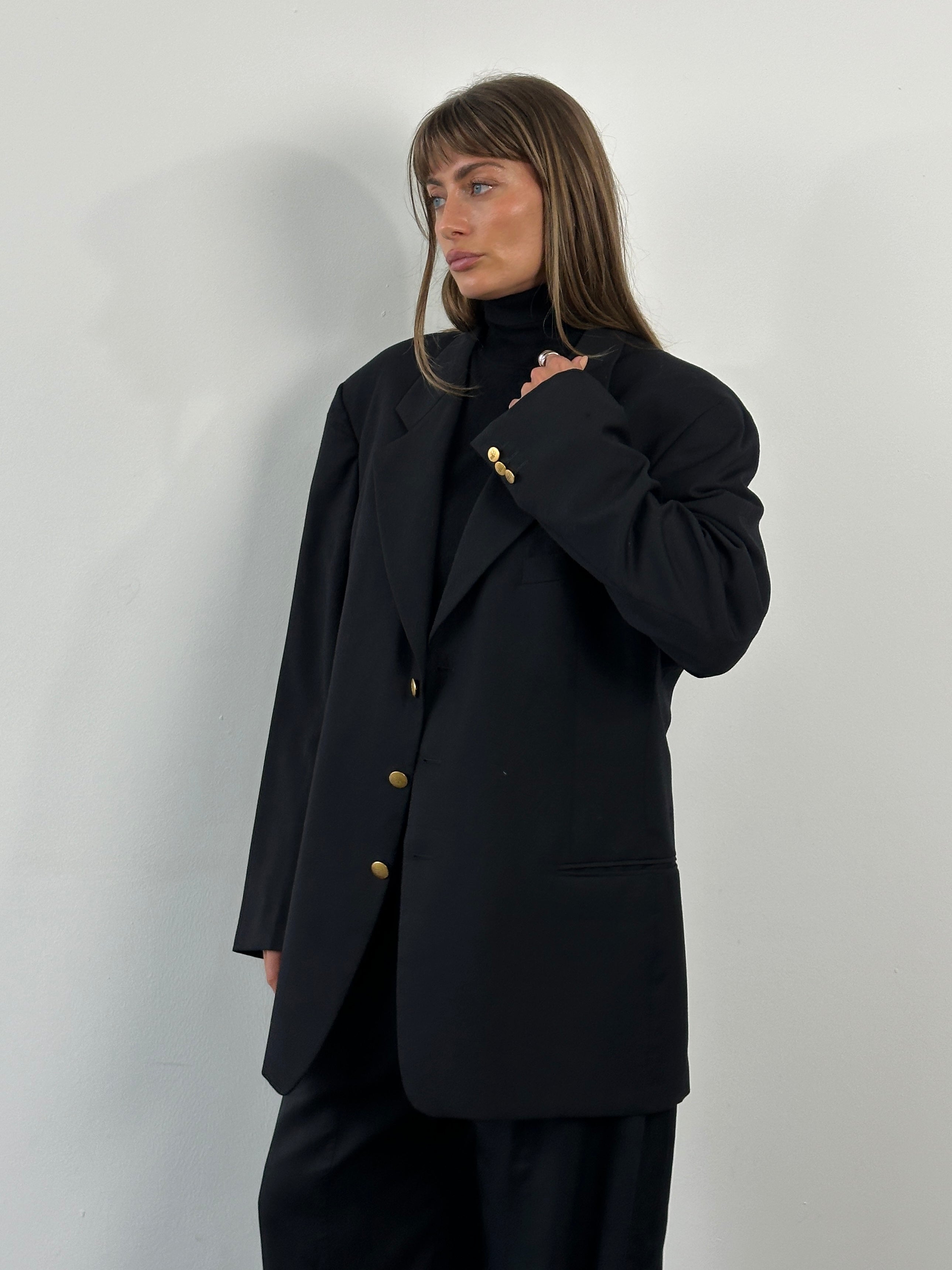 Giorgio Armani Le Collezioni 1990s bespoke pure wool blazer in size 46R/XXL, tailored fit with classic lapel and button details