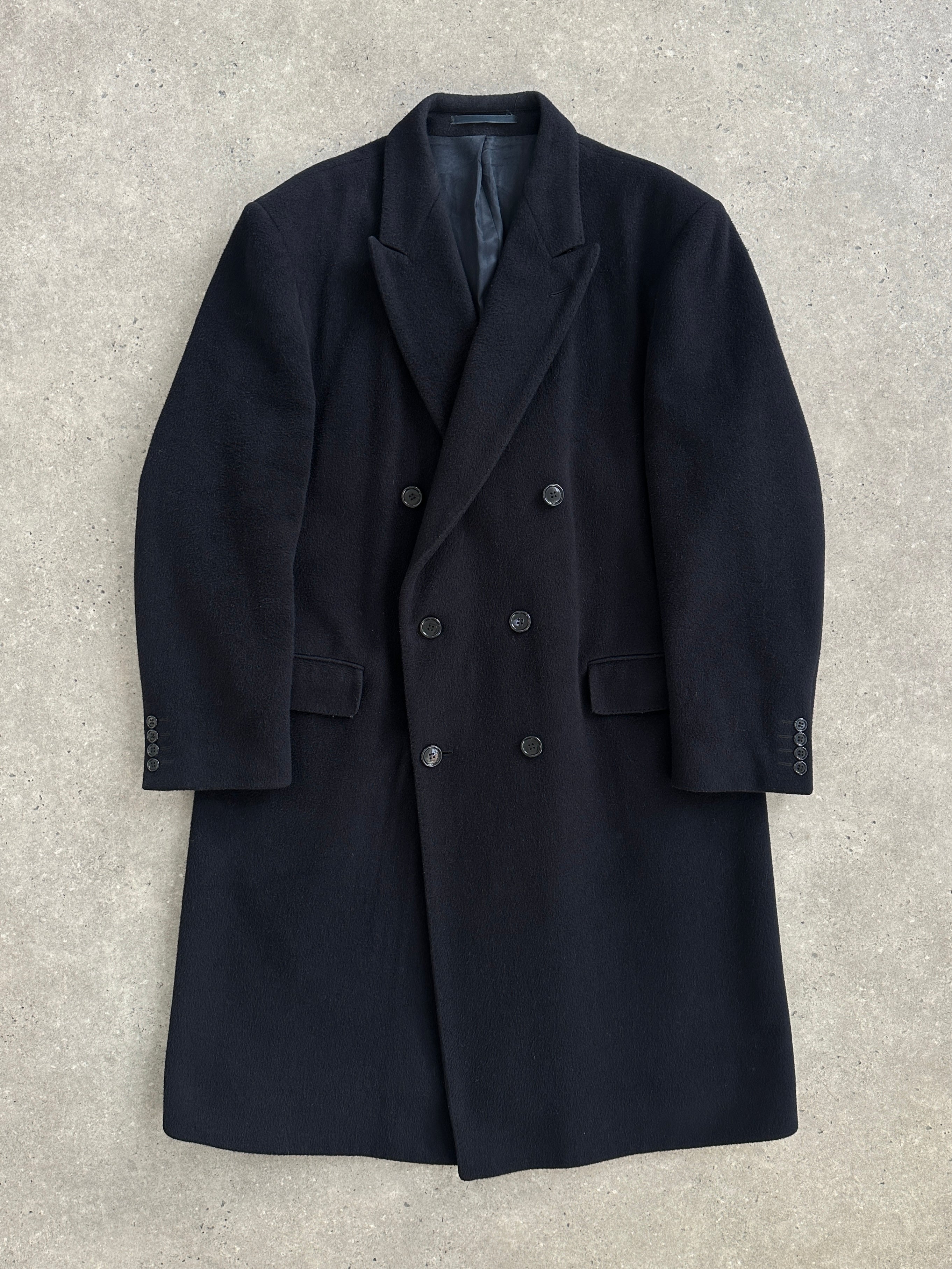 Vintage British 1990s Savoy Taylors Guild wool cashmere coat in XL/XXL, classic tailored coat with a warm, textured fabric.