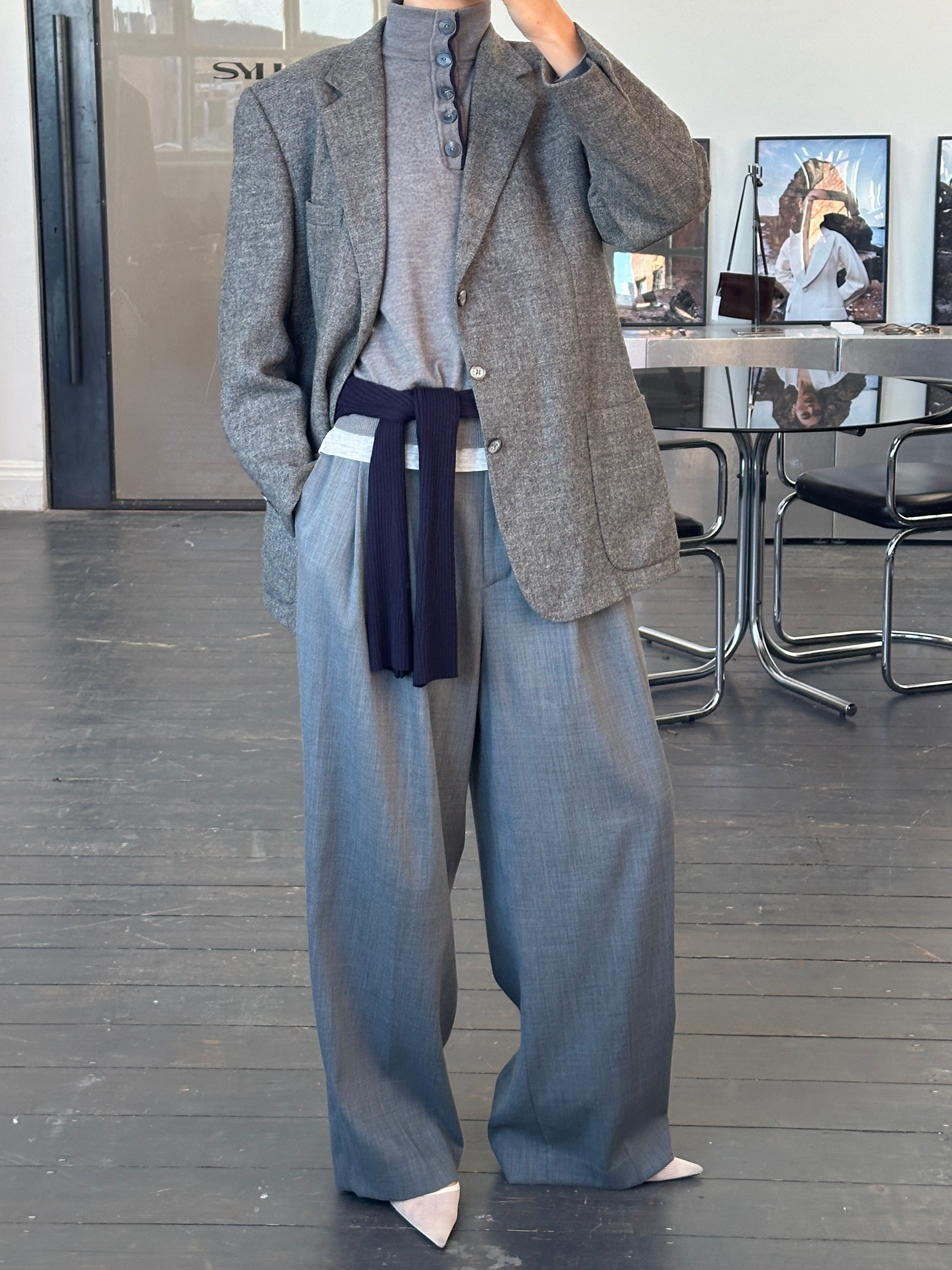 Burberry 1980s pure brushed wool single-breasted blazer in size 44R/XL, classic tailored design with a structured fit