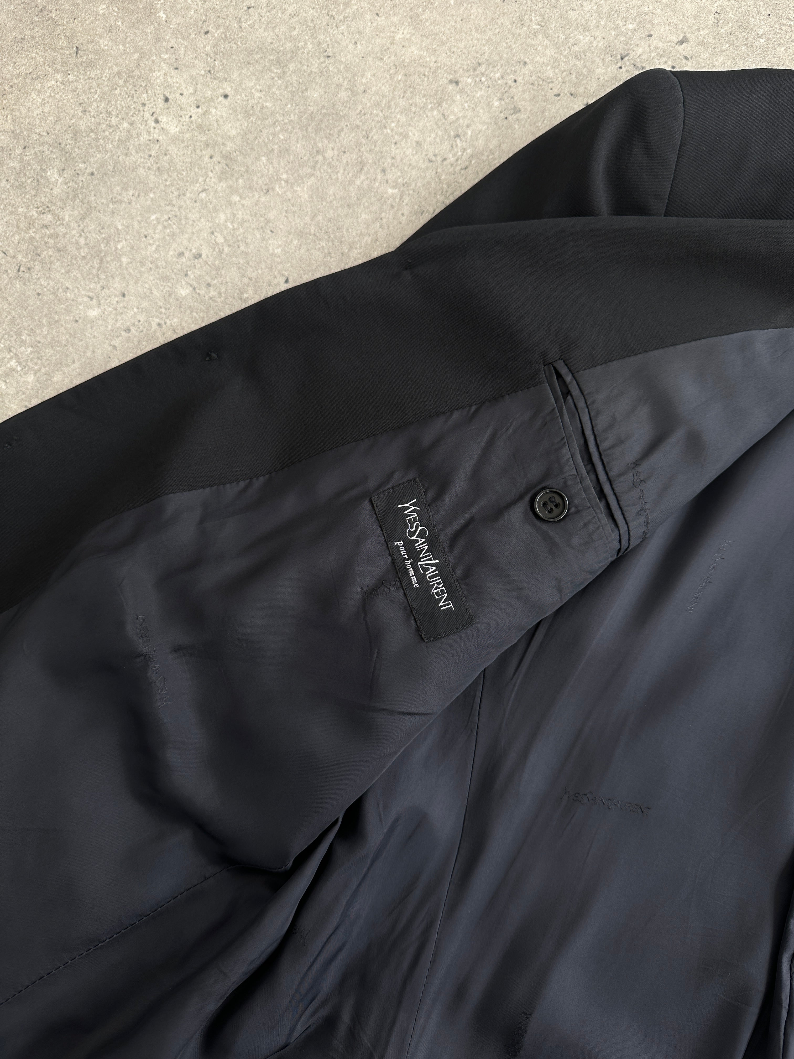 Yves Saint Laurent Pour Homme 1990s pure wool blazer in size 44R/XL, tailored fit with classic lapels and structured design.