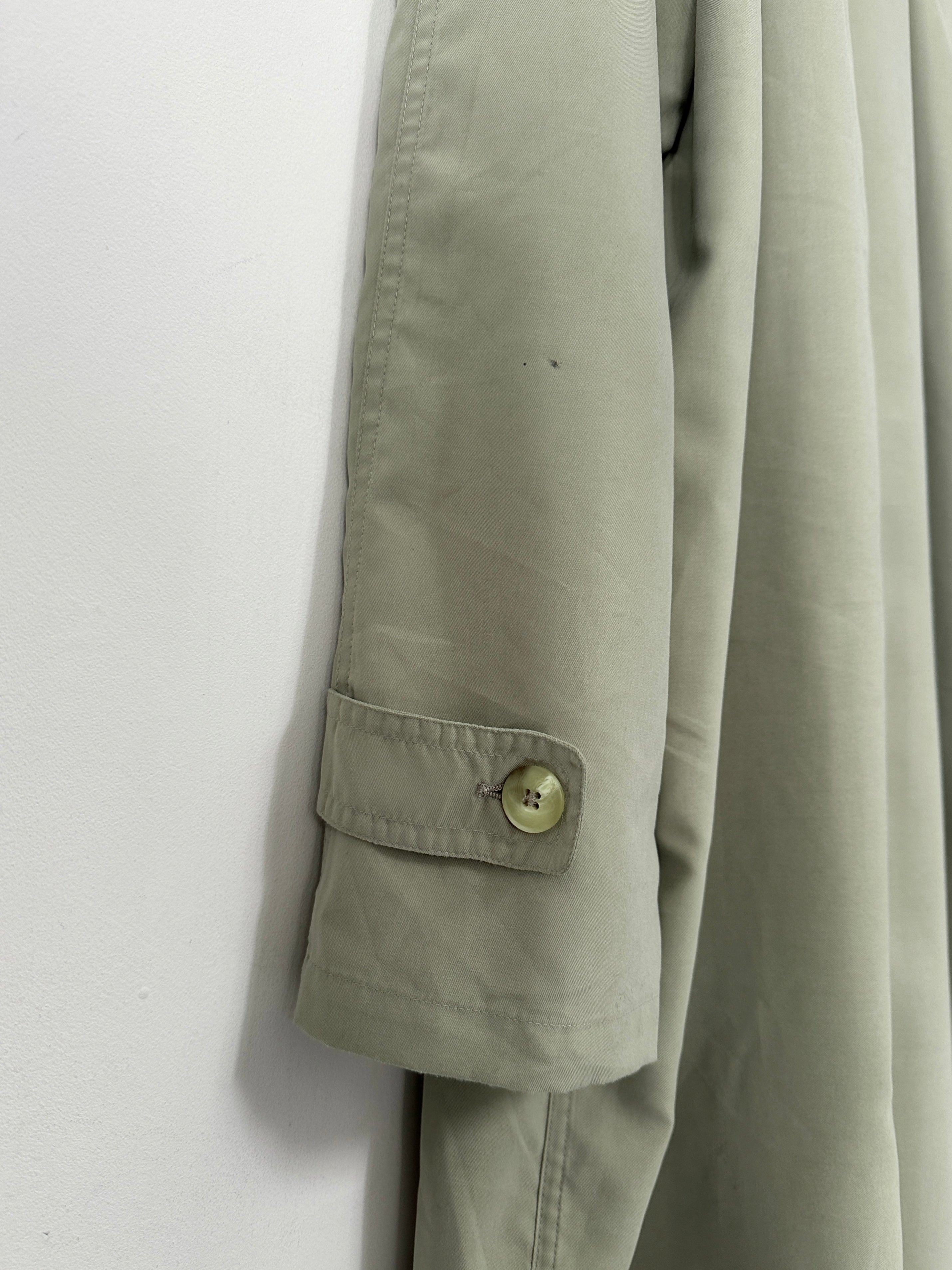 Missoni lightweight trench coat with concealed placket in XXL size, featuring a stylish, flowing design and classic trench details.