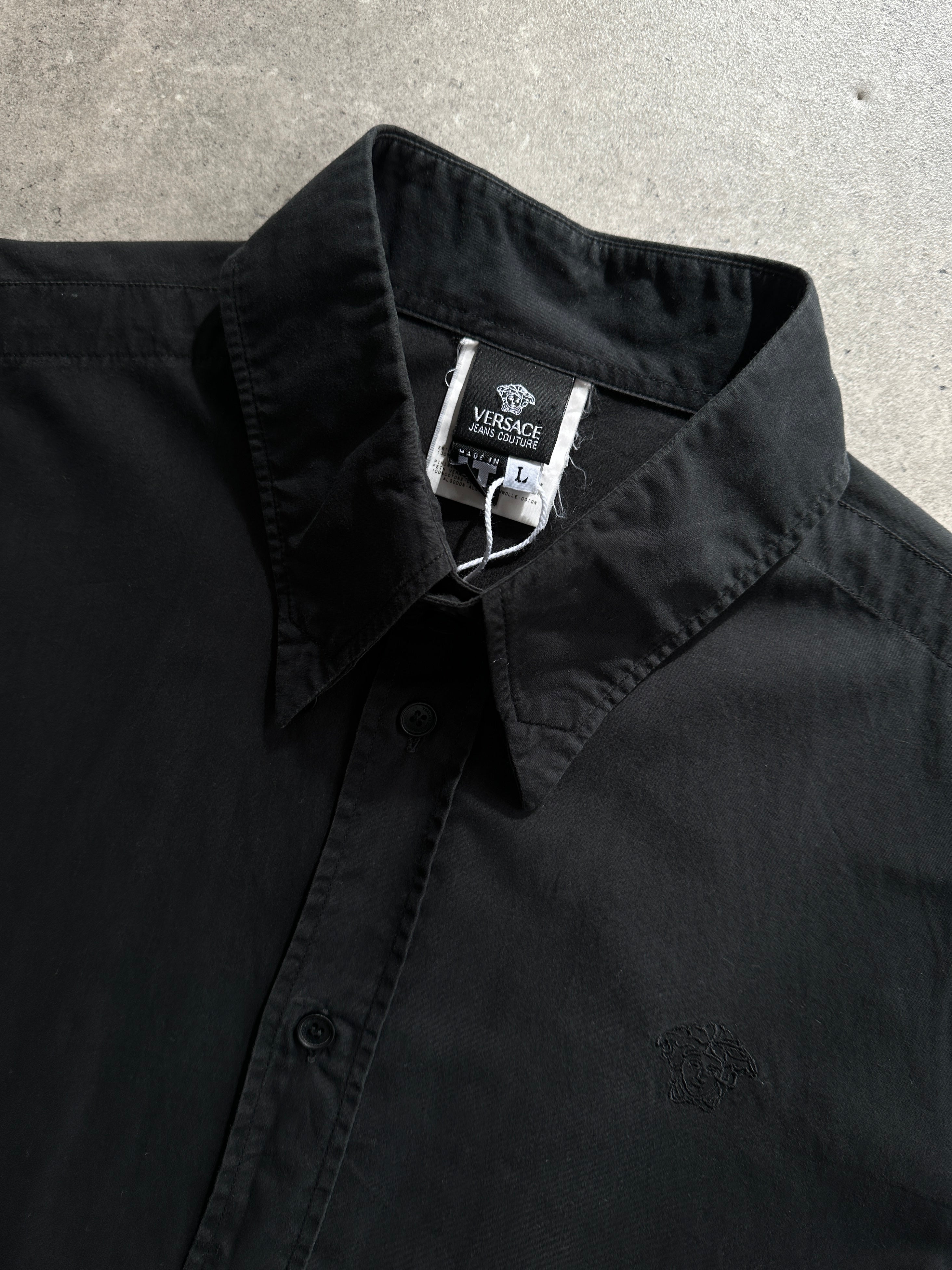 Versace Jeans Couture pure cotton logo dress shirt in size M, featuring a classic collar and button-down front.