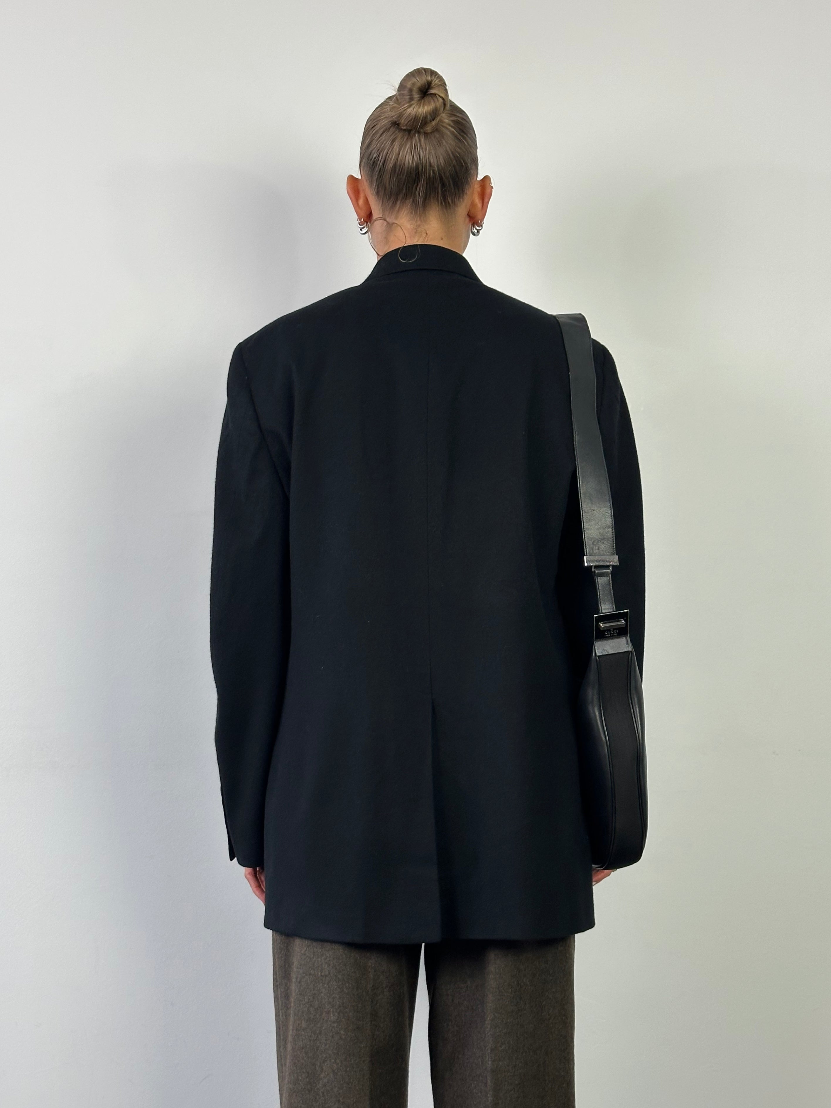 Vintage pure cashmere single-breasted blazer in size XL, shown in a classic design with a tailored fit and textured fabric.