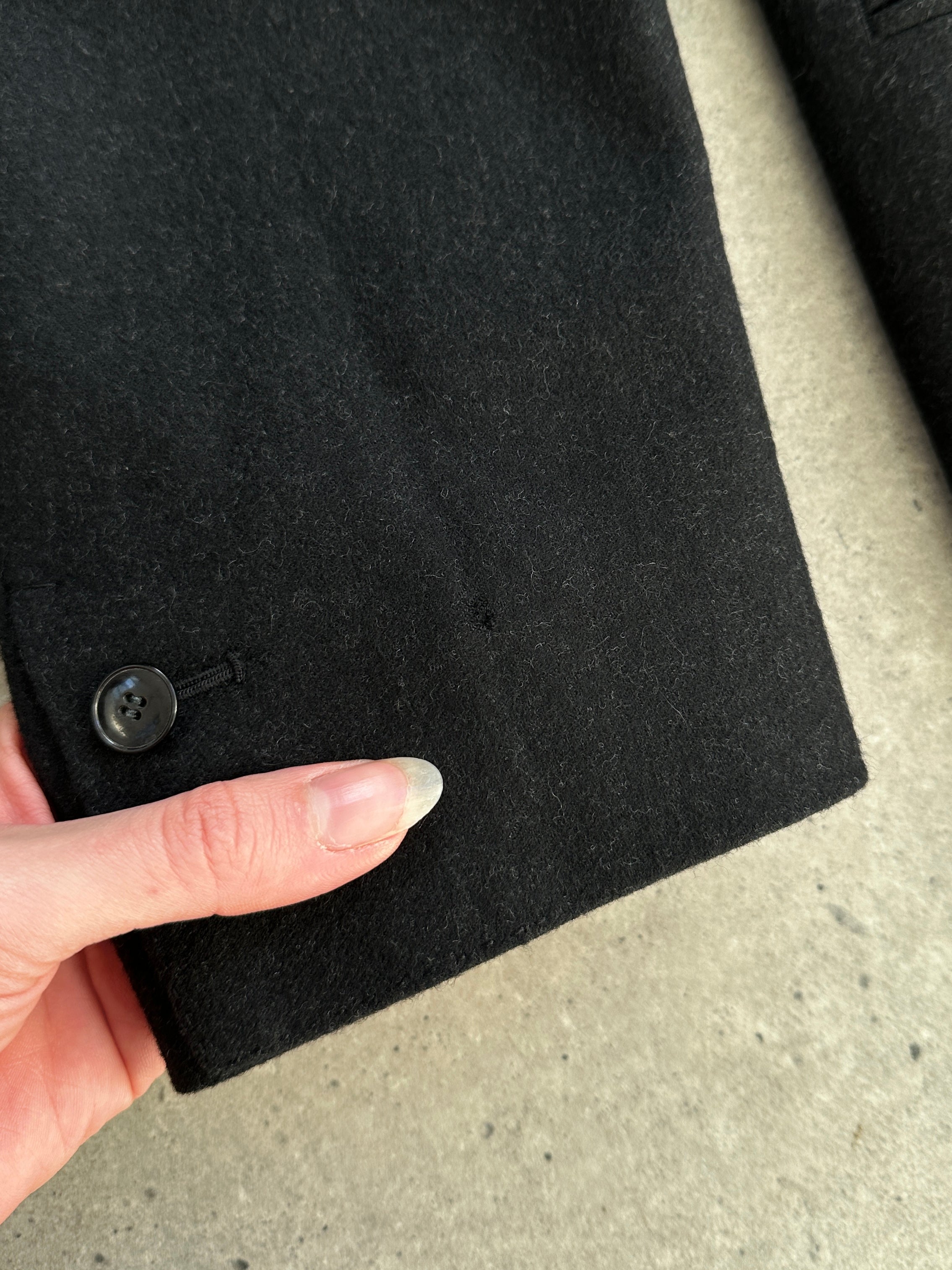 Vintage Italian vintage brushed wool blazer with large lapel in size 40R/L, featuring classic tailoring and textured fabric.